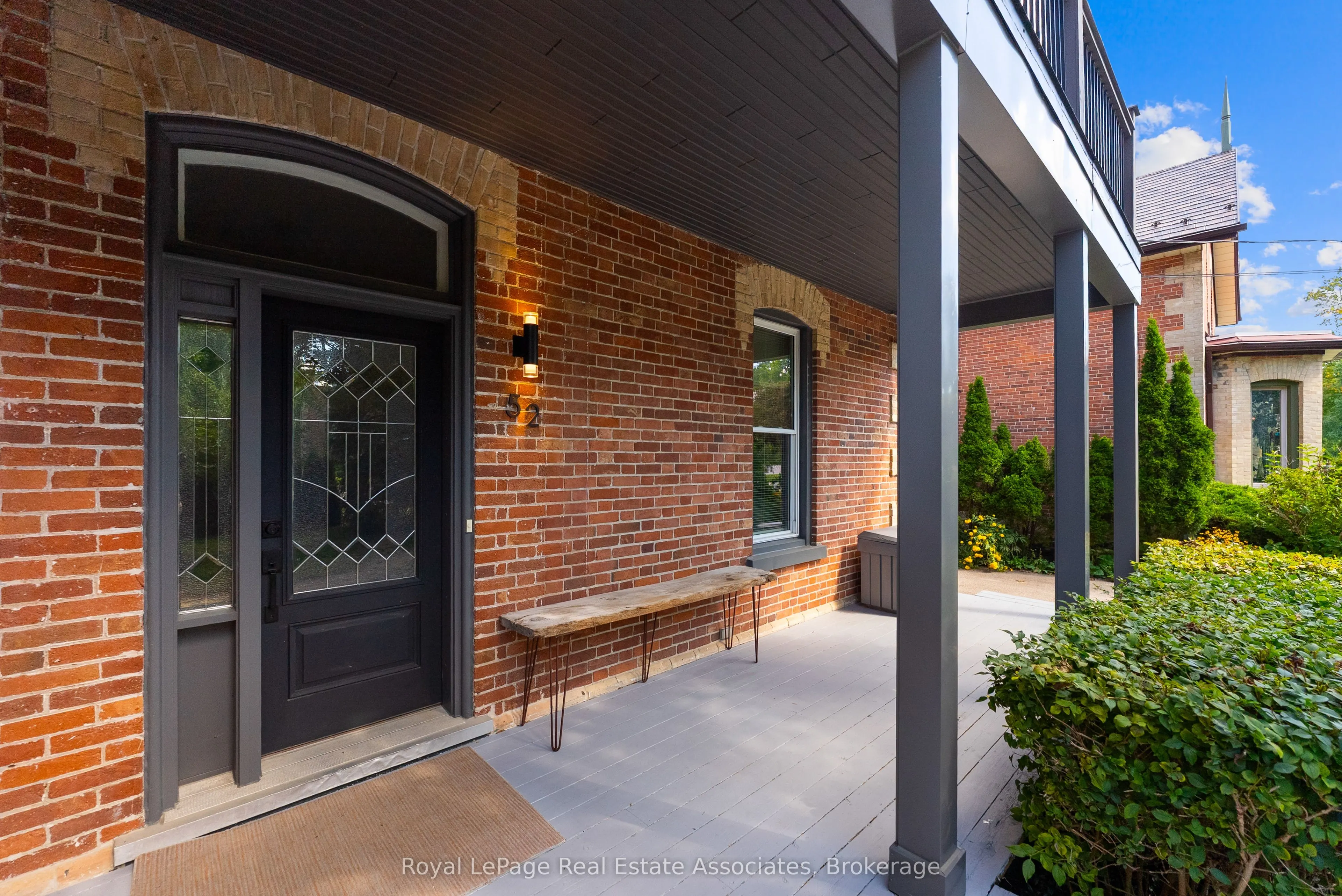 52 Cameron Street E