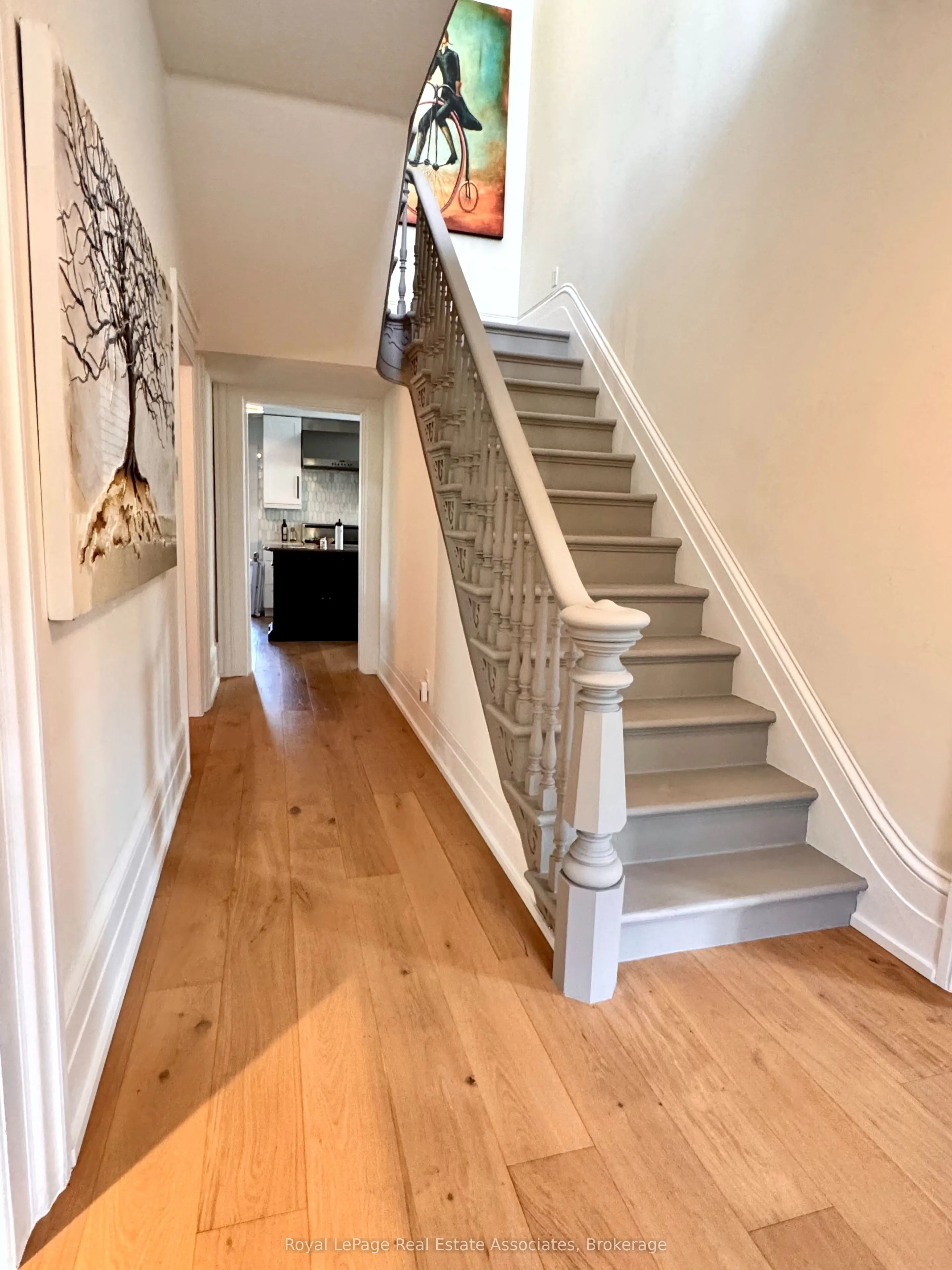 52 Cameron Street E