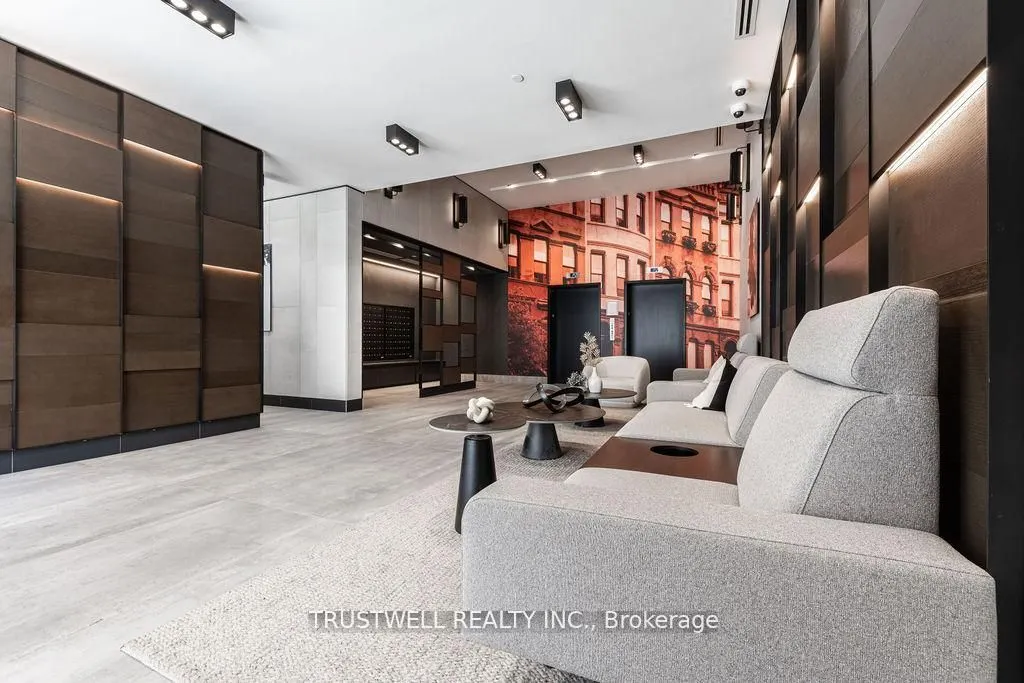 38 Simcoe Promenade #407