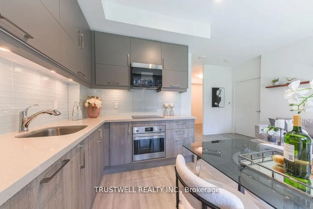 38 Simcoe Promenade #407