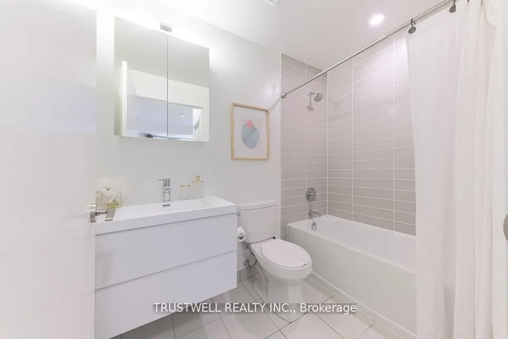 38 Simcoe Promenade #407