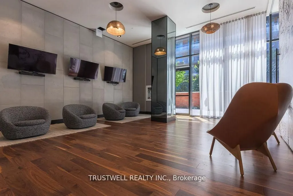 38 Simcoe Promenade #407