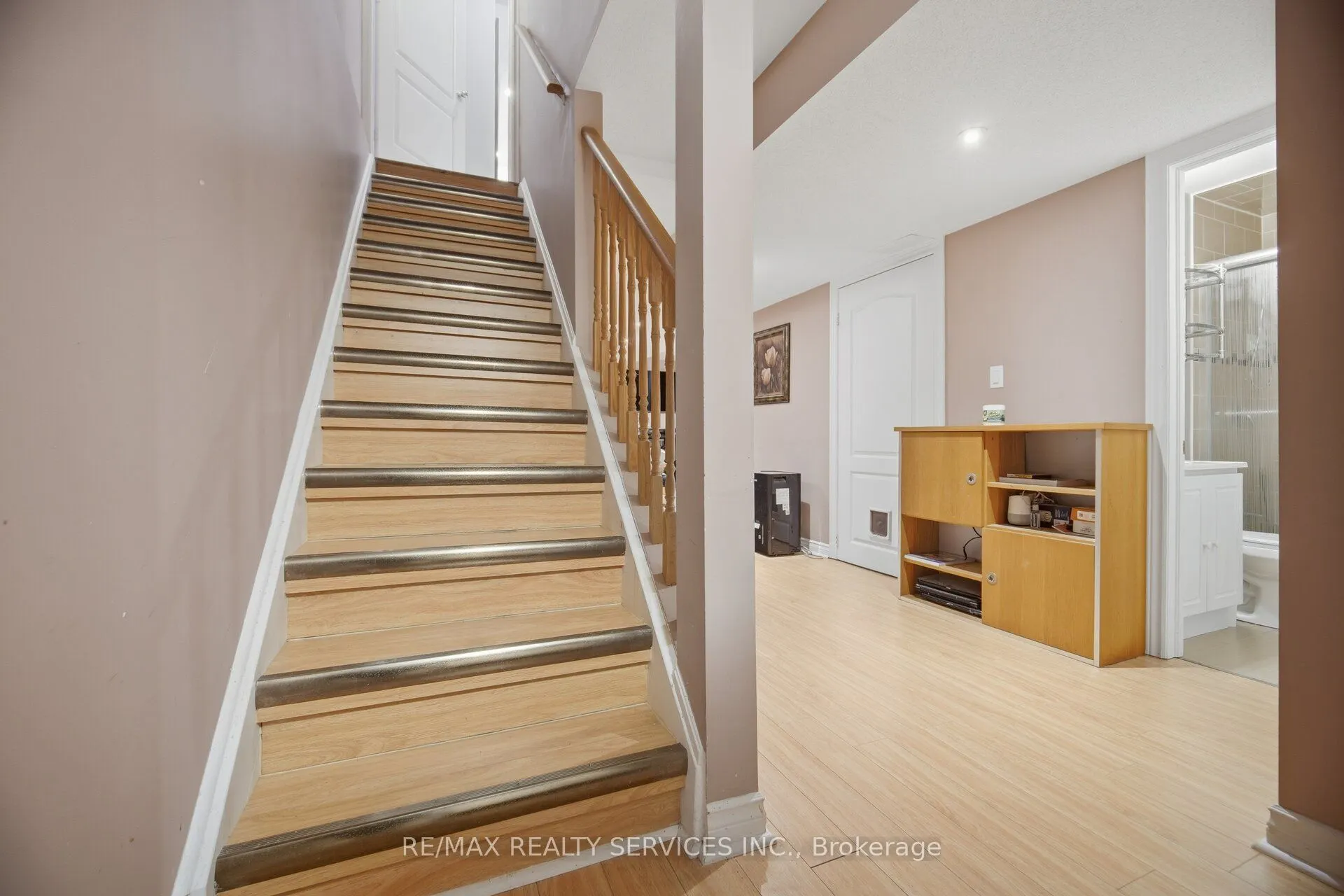 45 Skylark Drive
