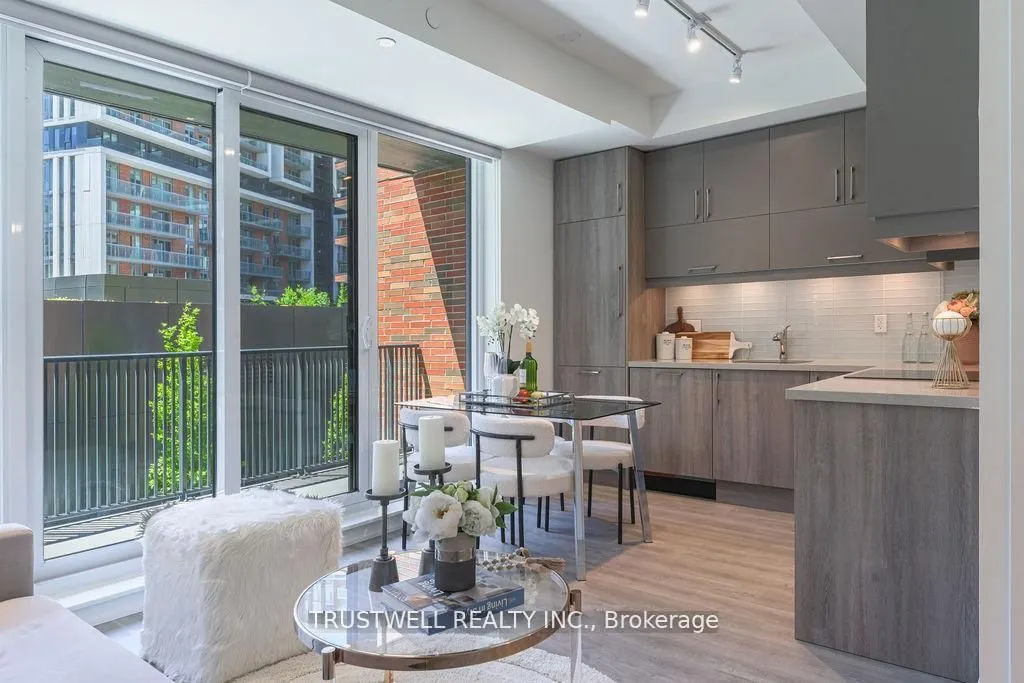 38 Simcoe Promenade #407