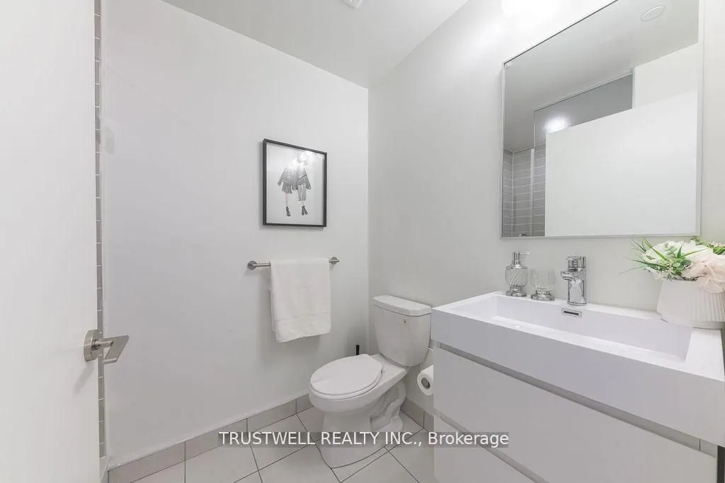 38 Simcoe Promenade #407
