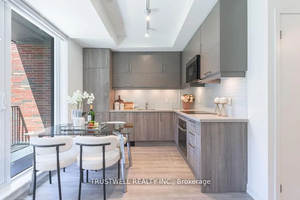 38 Simcoe Promenade #407