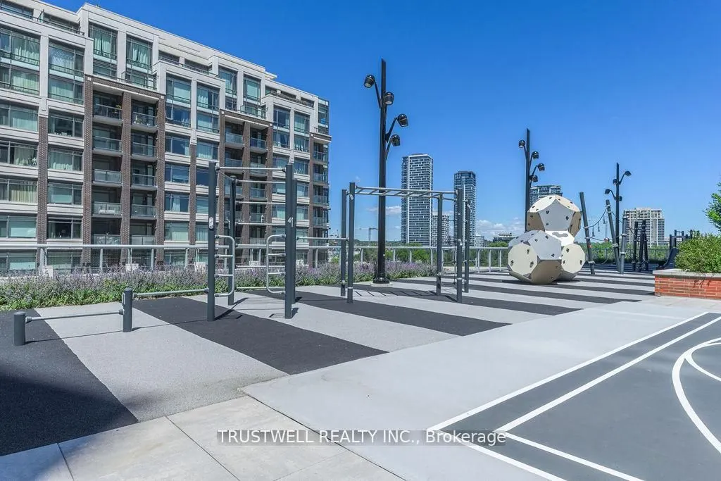 38 Simcoe Promenade #407