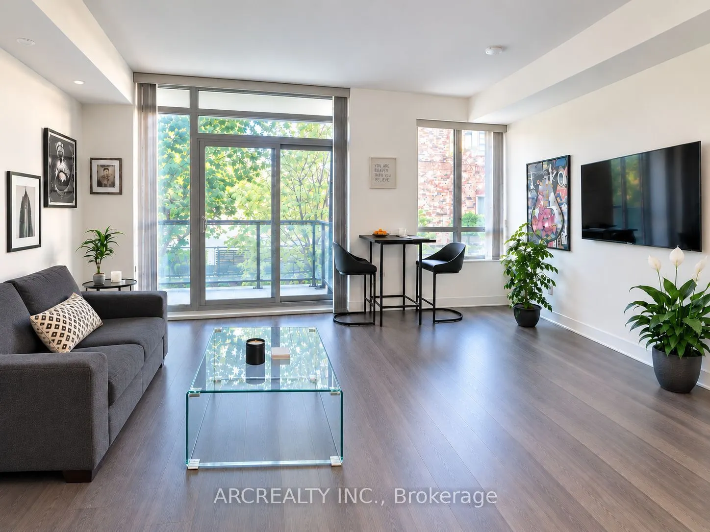 7608 Yonge Street #208