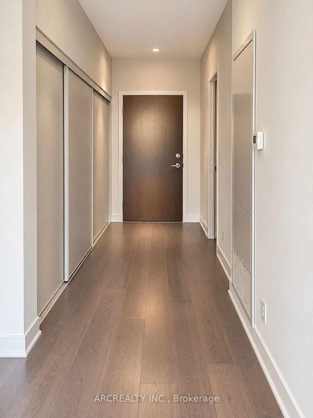 7608 Yonge Street #208