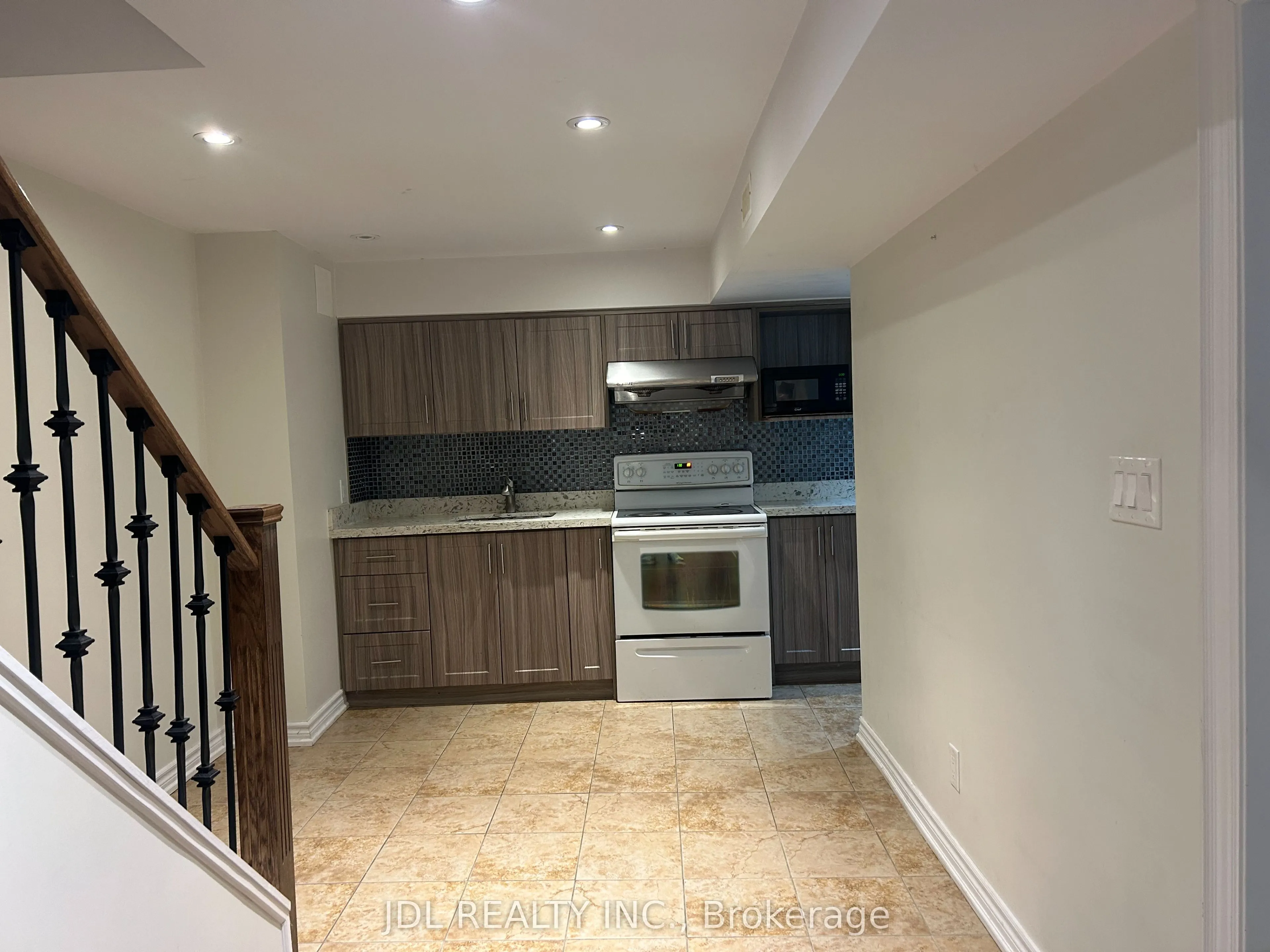 36 Bendamere Cres Crescent #Two Bedrooms bsmt