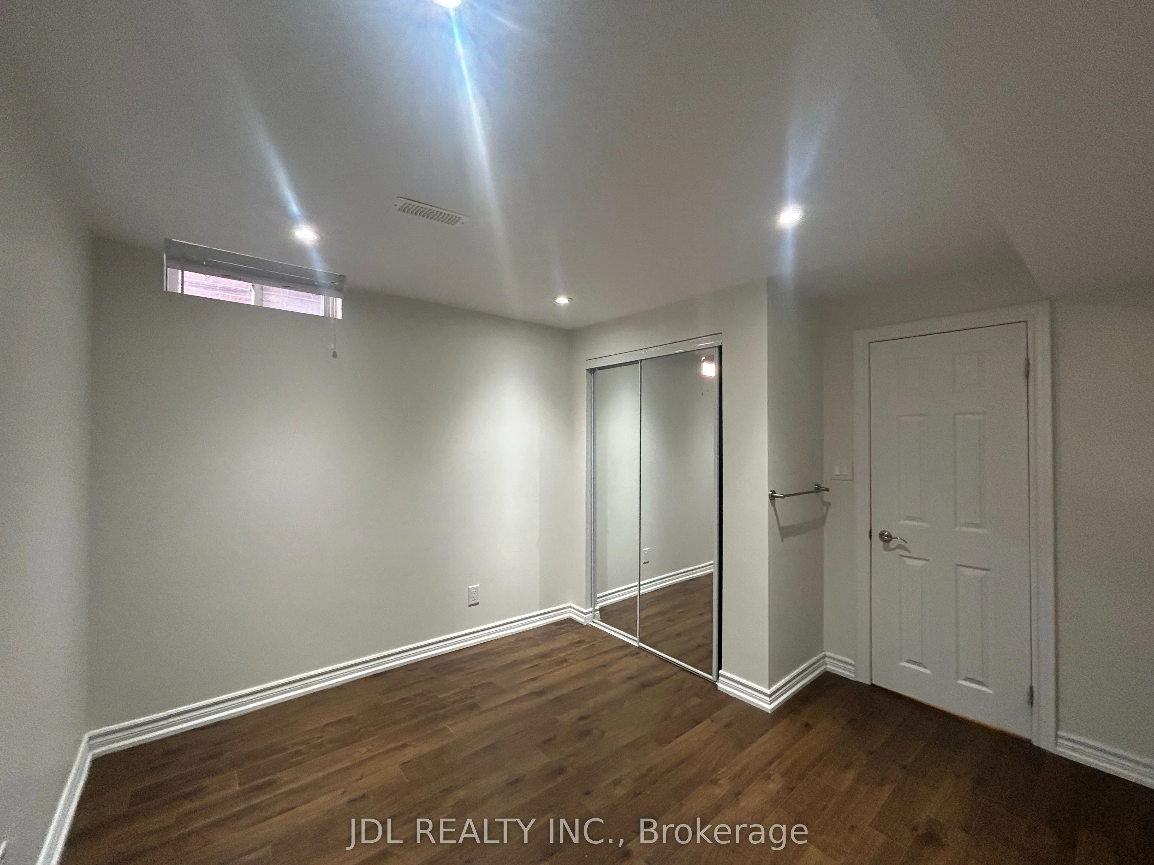 36 Bendamere Cres Crescent #Two Bedrooms bsmt