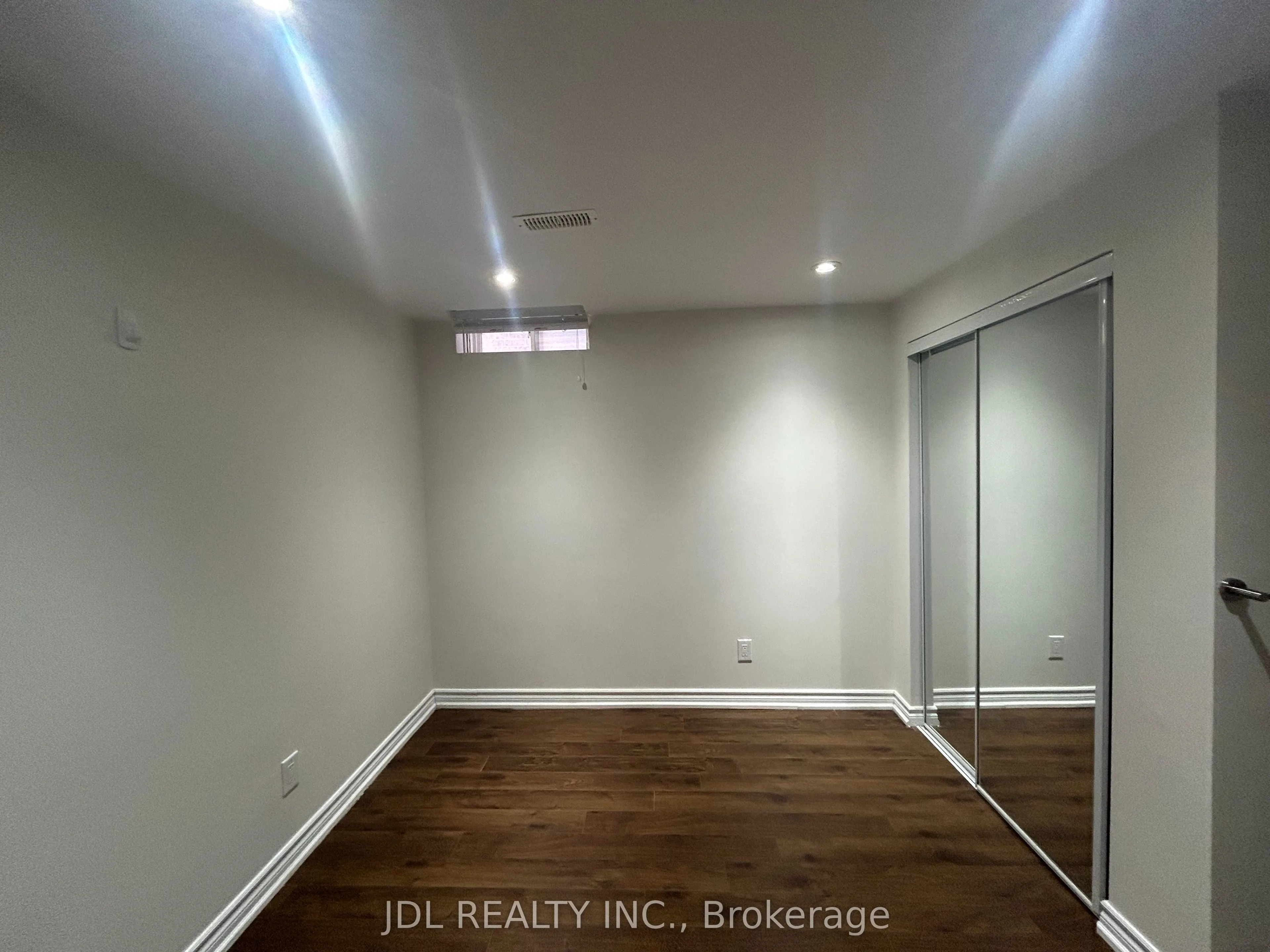 36 Bendamere Cres Crescent #Two Bedrooms bsmt
