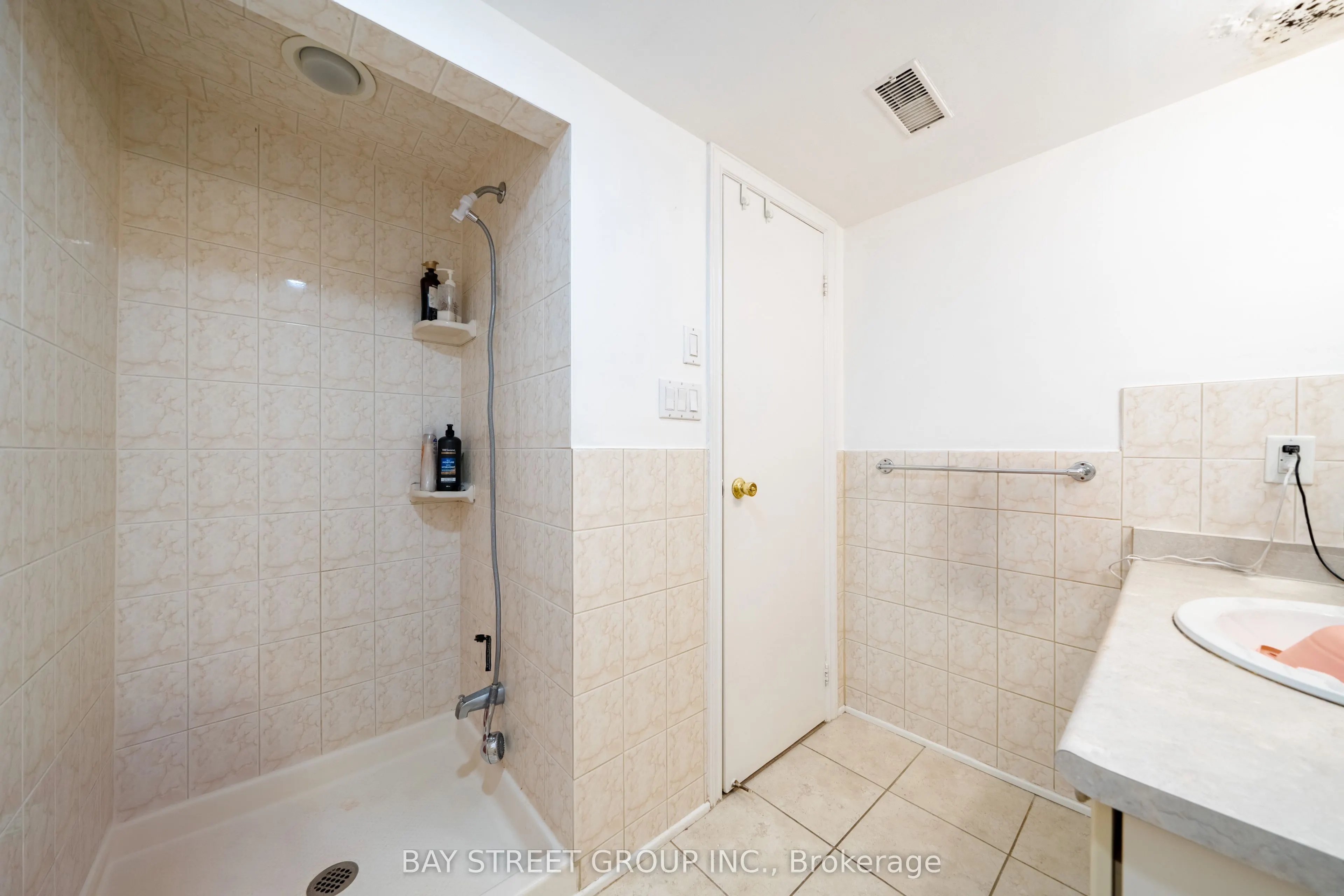 32 Alanadale Avenue #BSMT