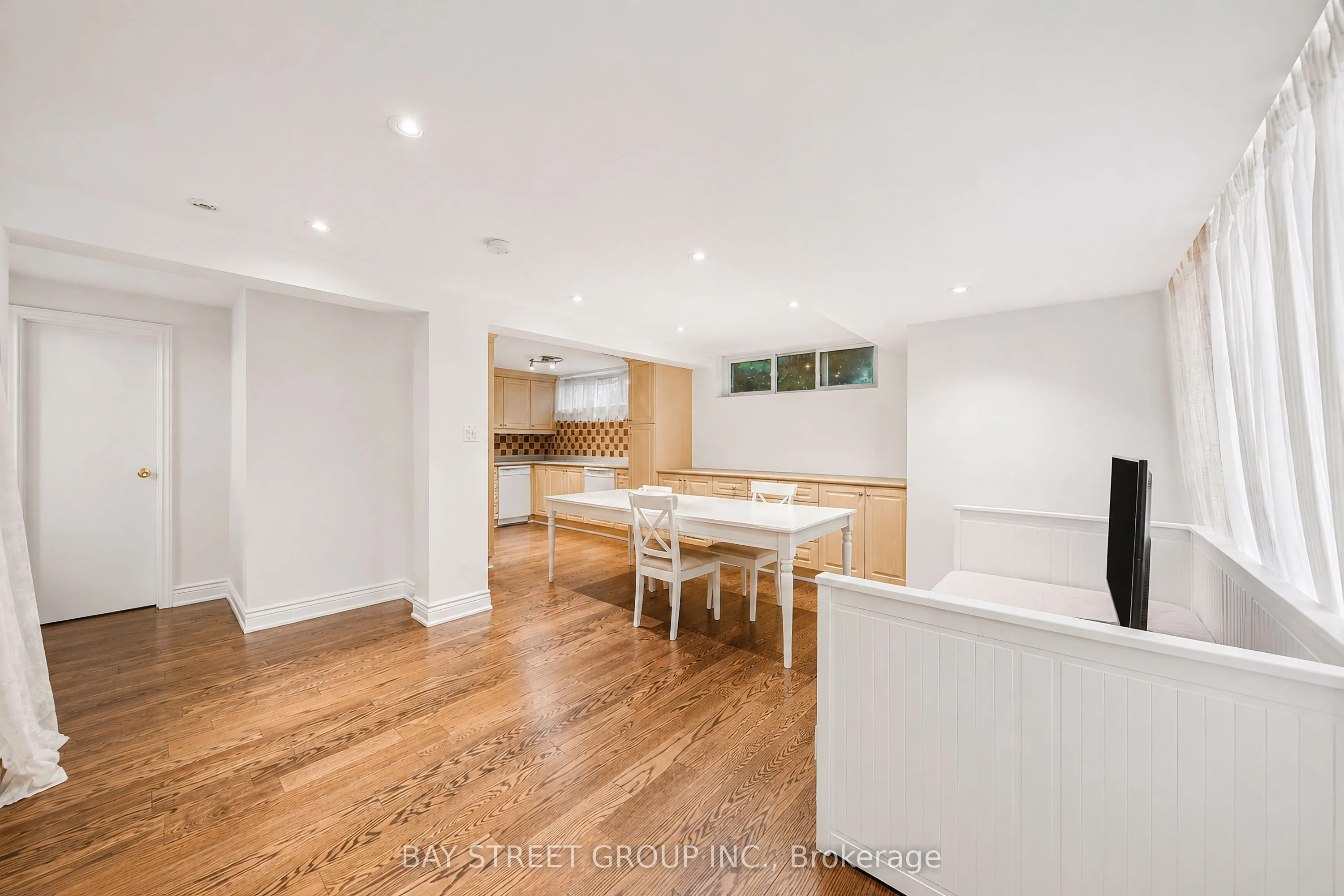 32 Alanadale Avenue #BSMT