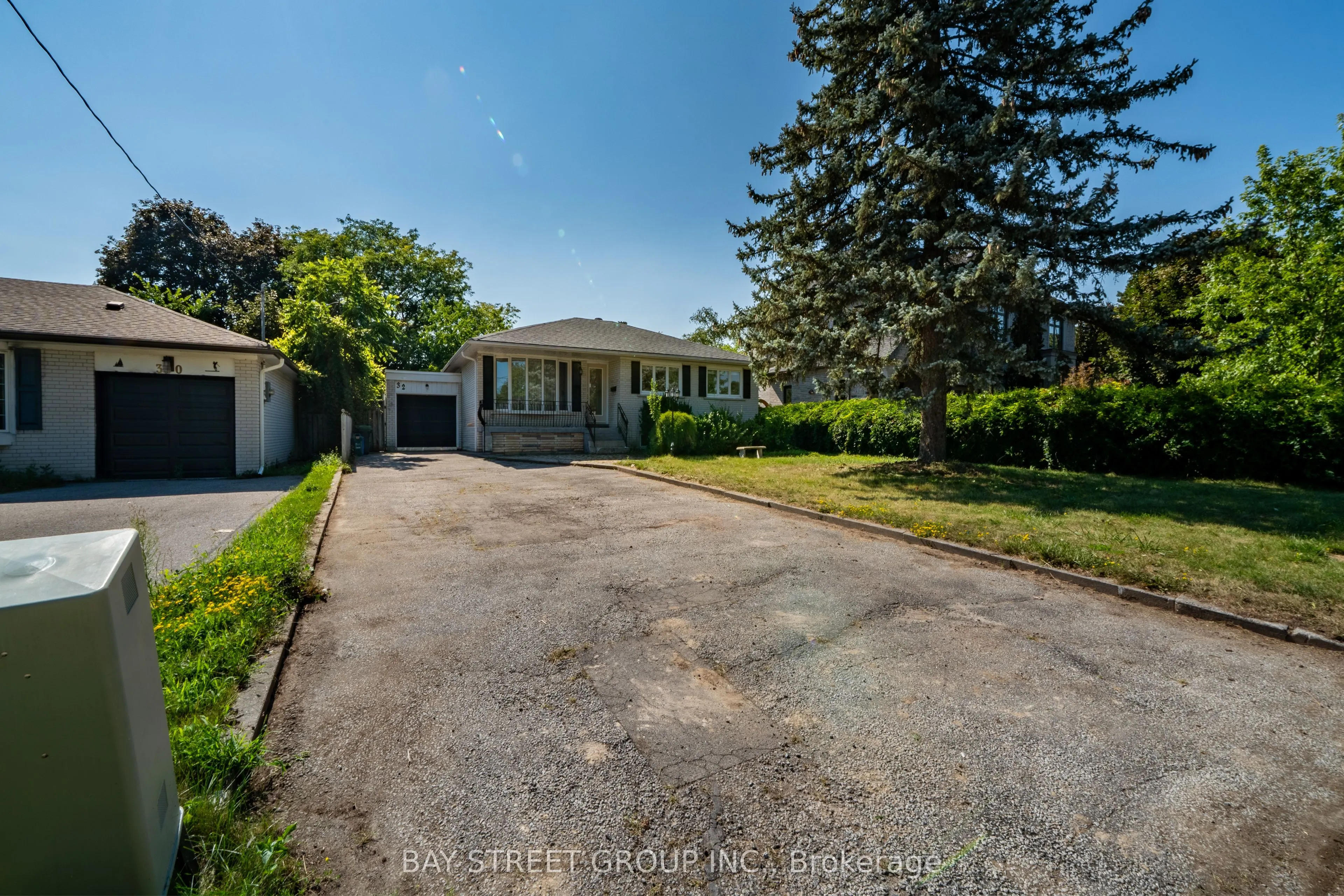 32 Alanadale Avenue