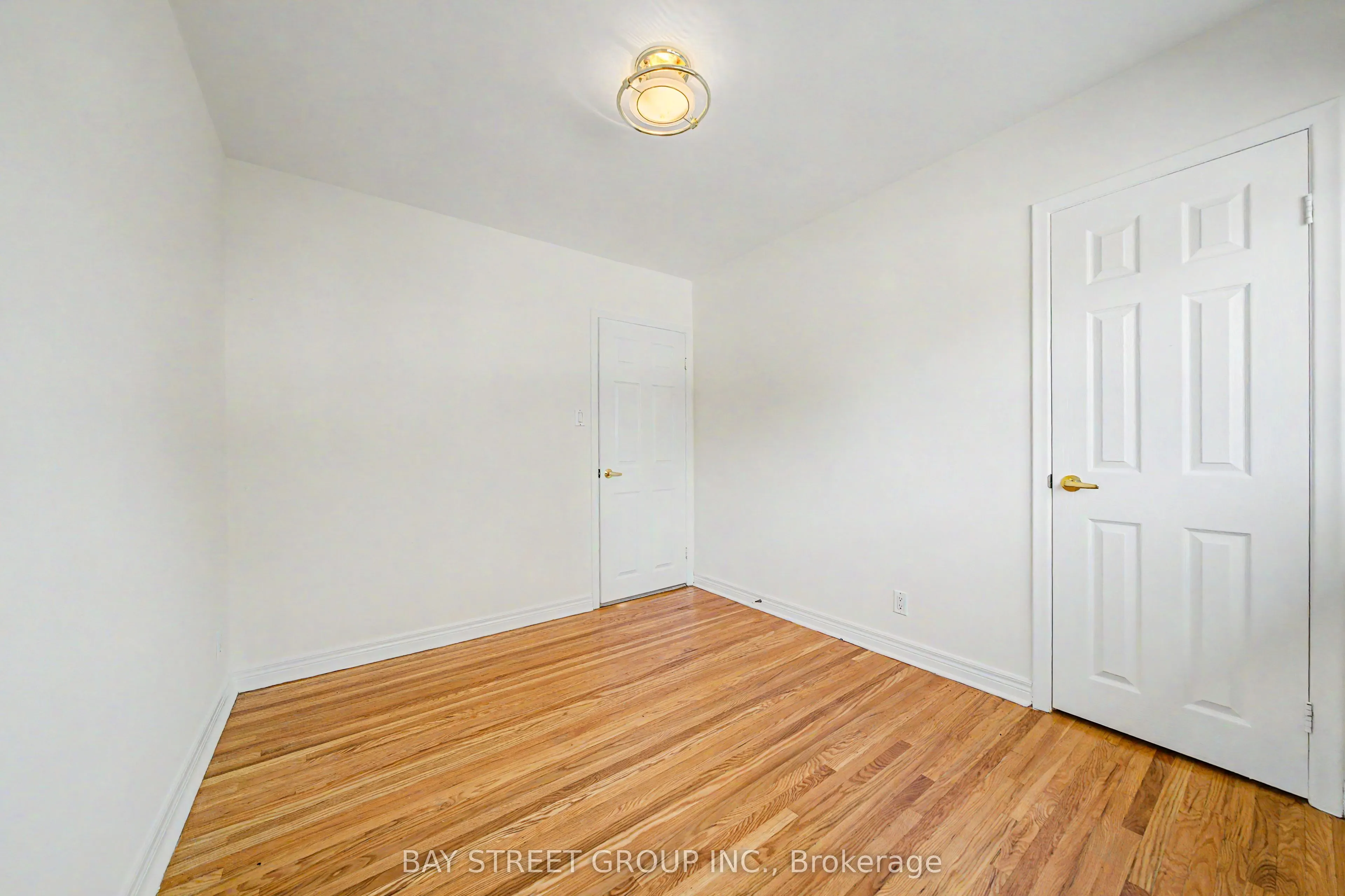 32 Alanadale Avenue