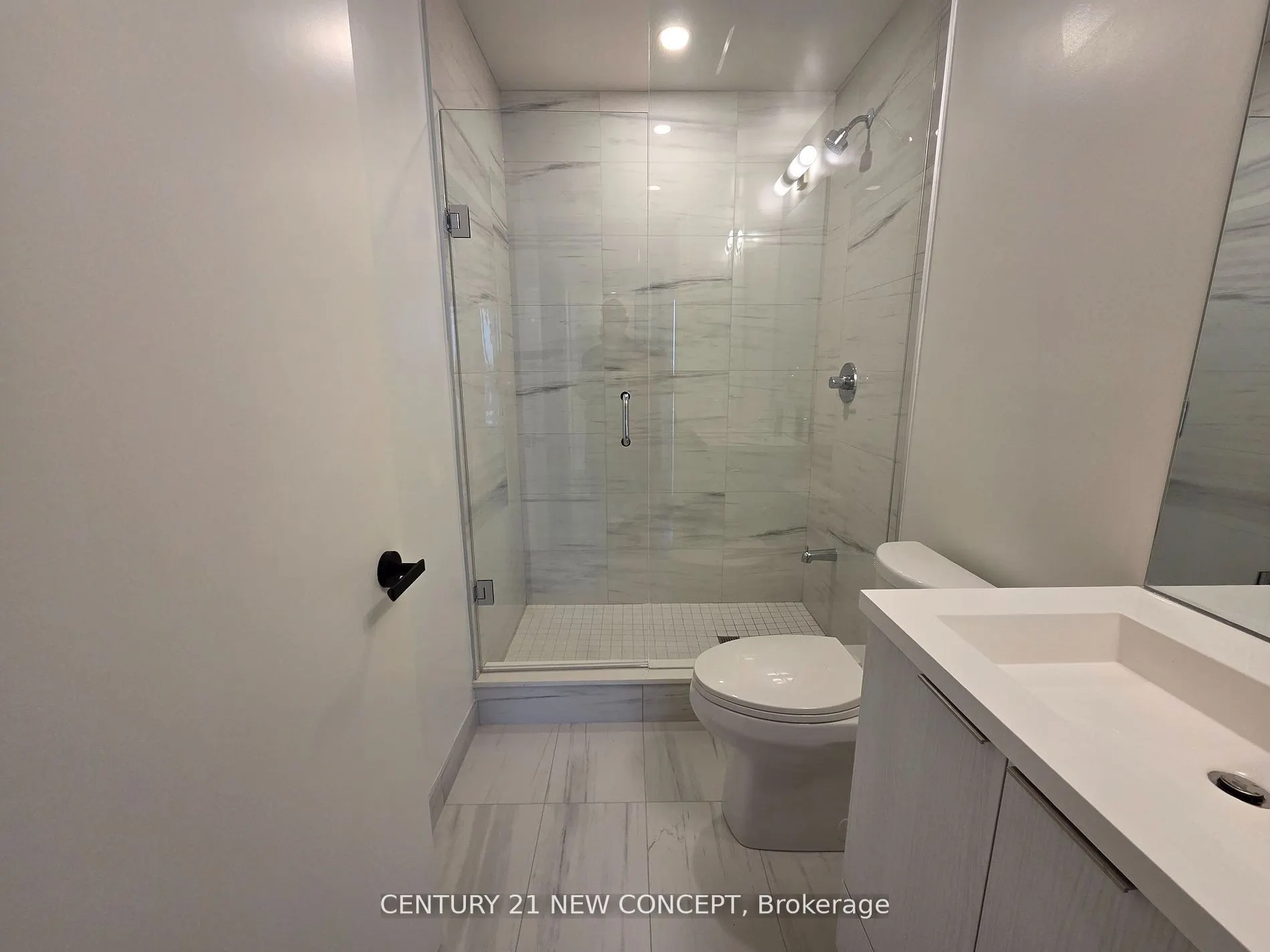 8 Interchange Way #1802