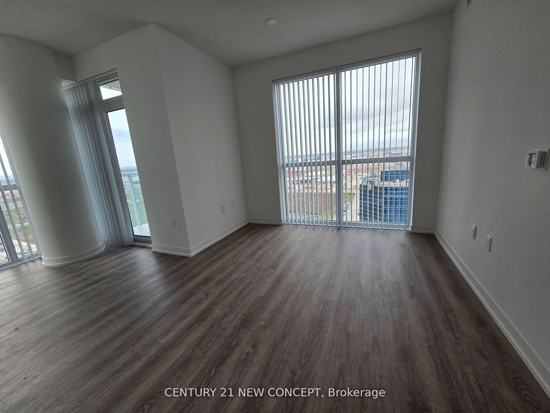 8 Interchange Way #1802