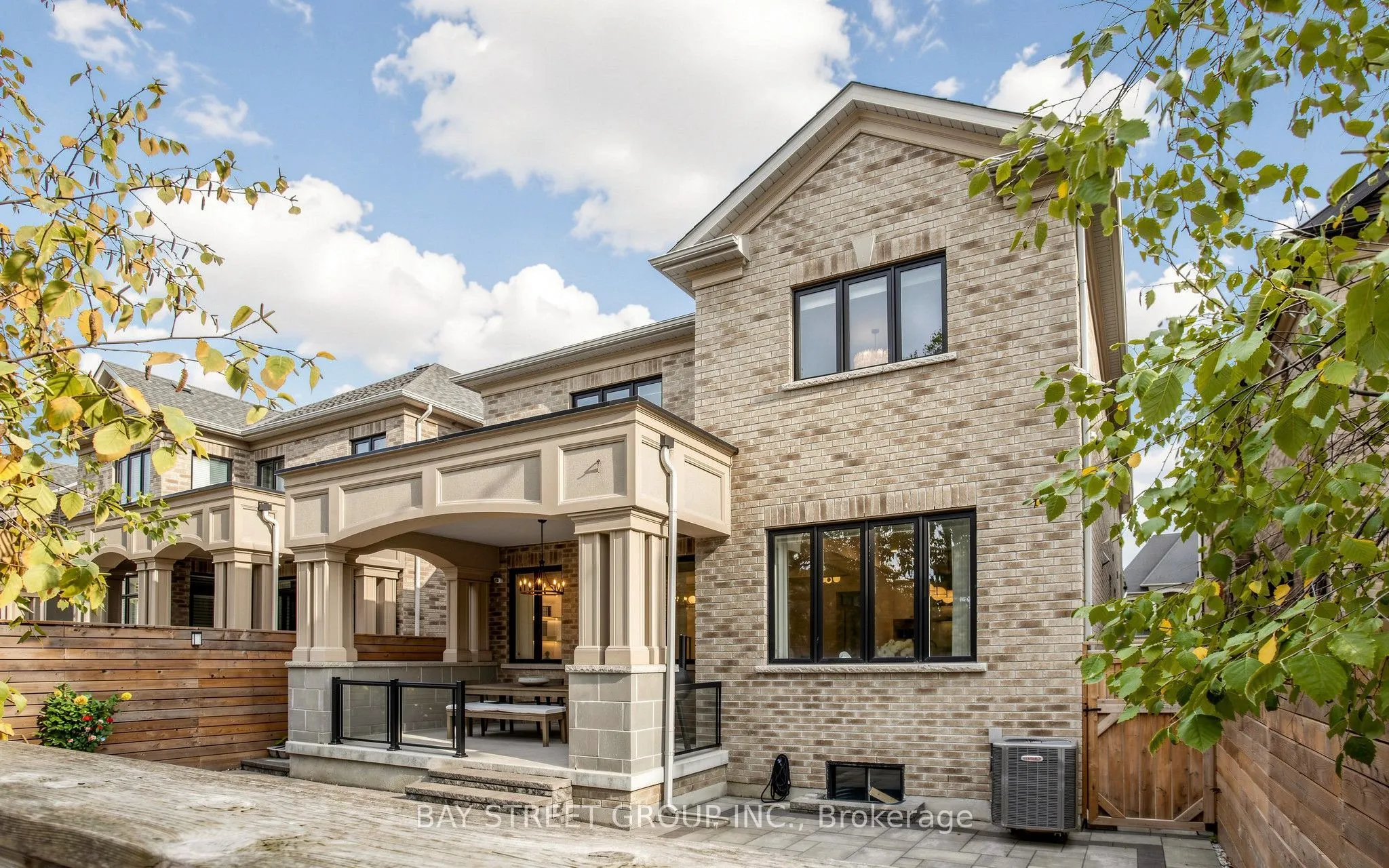 40 Shining Willow Court