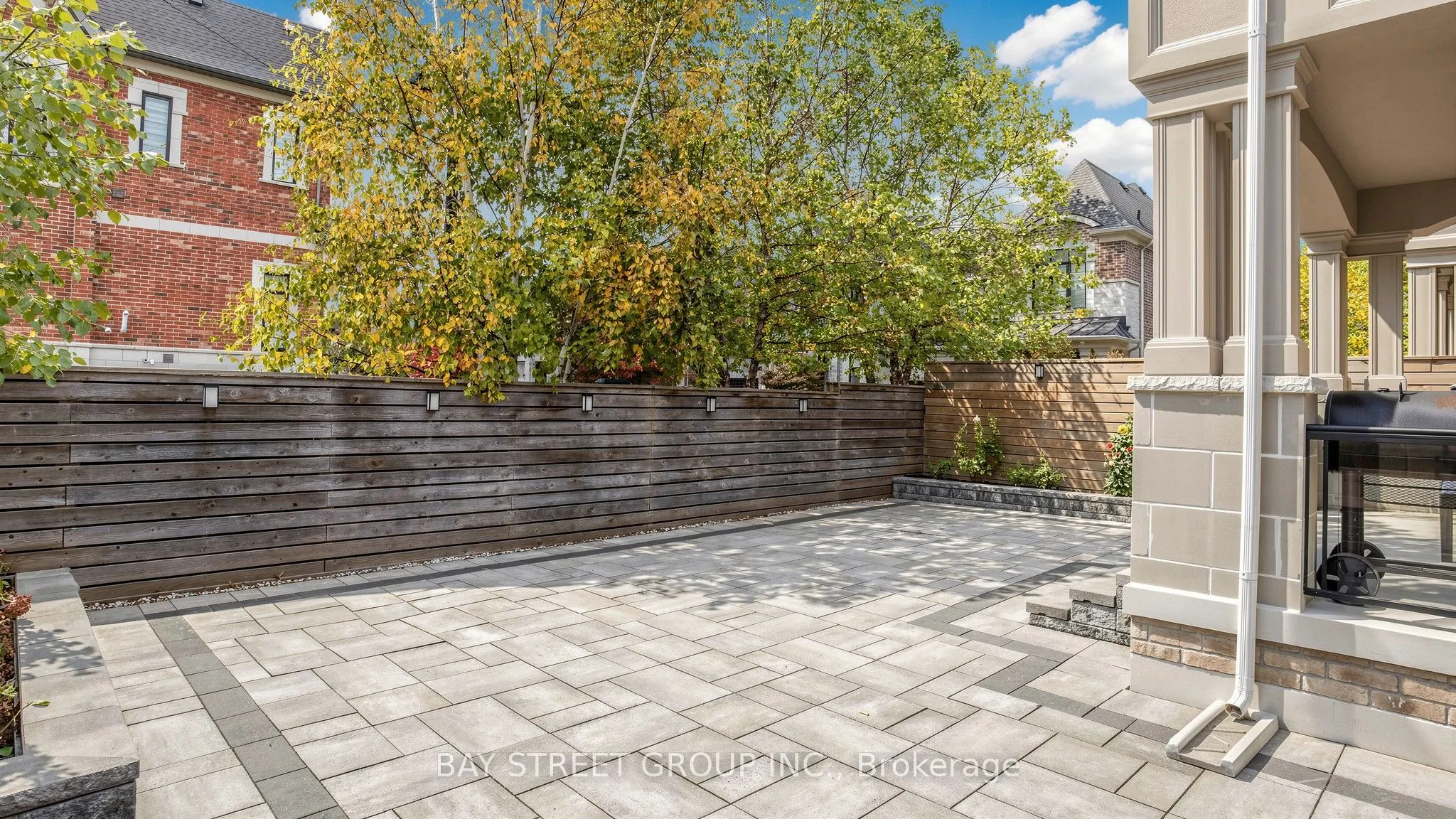 40 Shining Willow Court