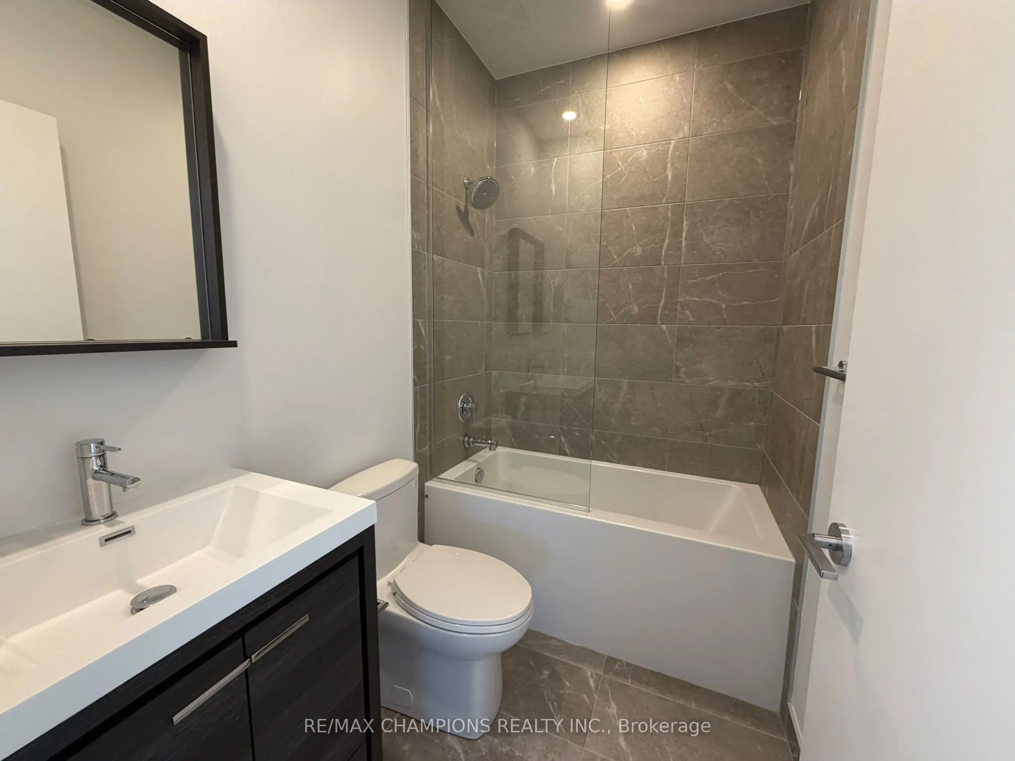 21 Meadowdale Road #2502