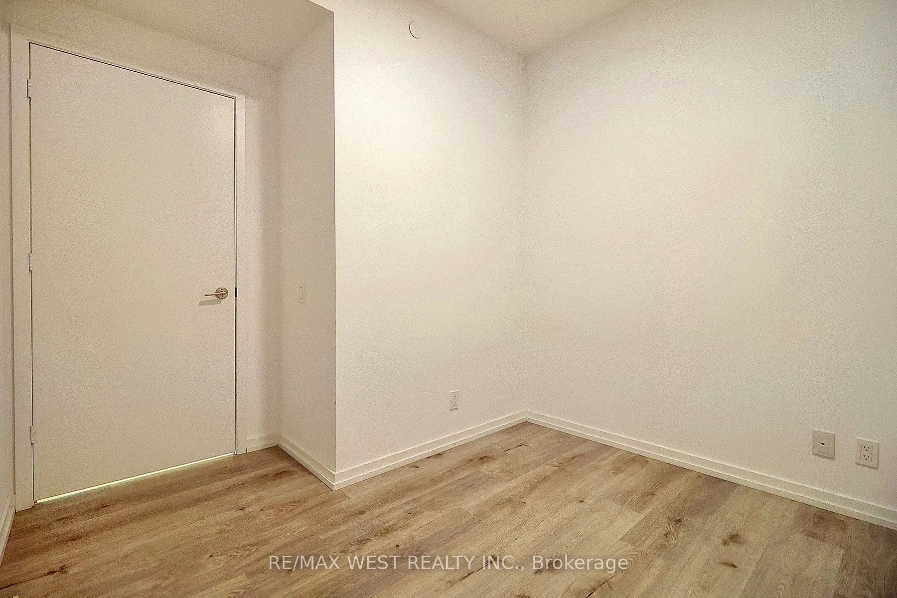 1000 Portage Parkway #2009