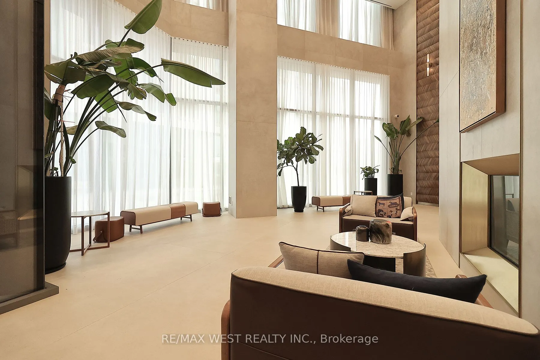 1000 Portage Parkway #2009