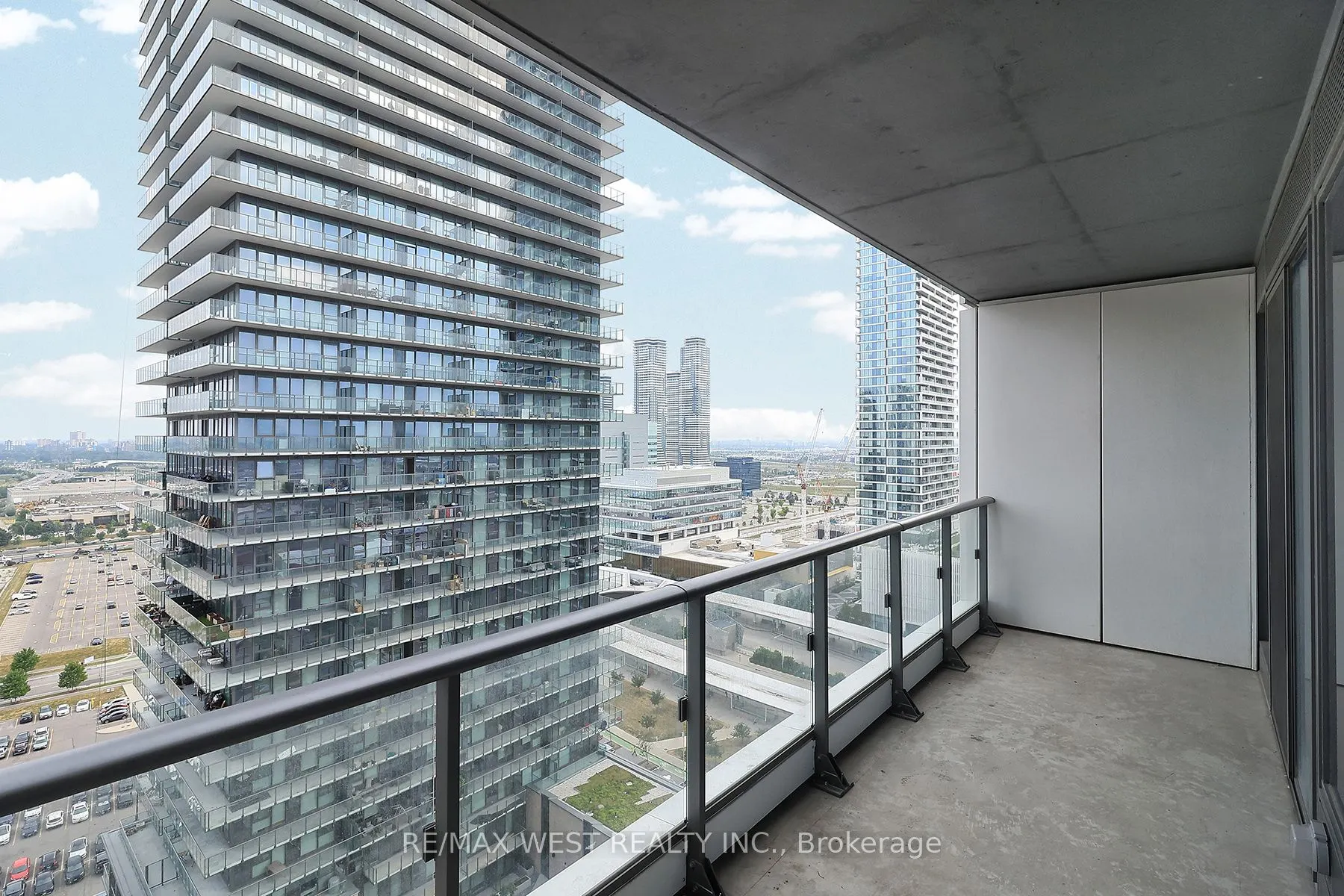 1000 Portage Parkway #2009