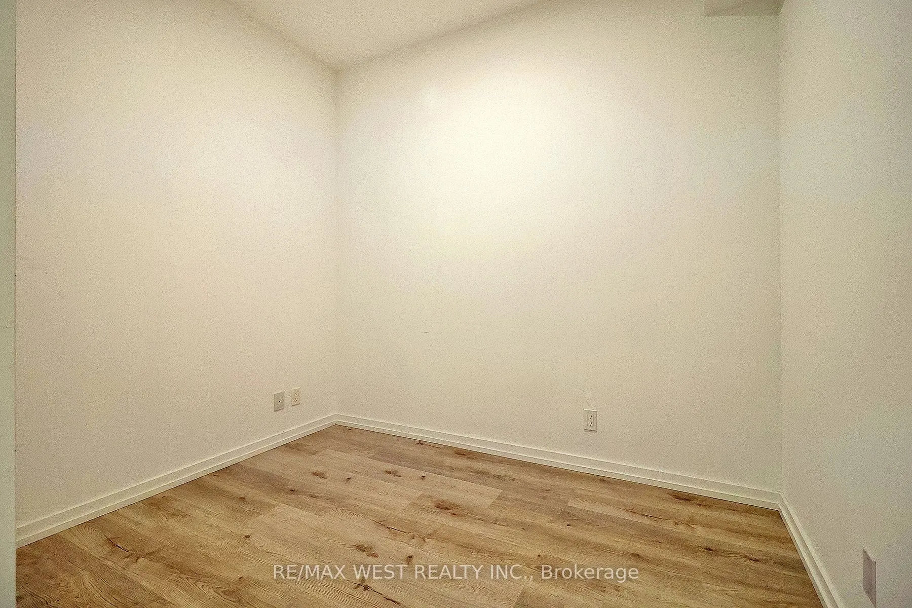 1000 Portage Parkway #2009