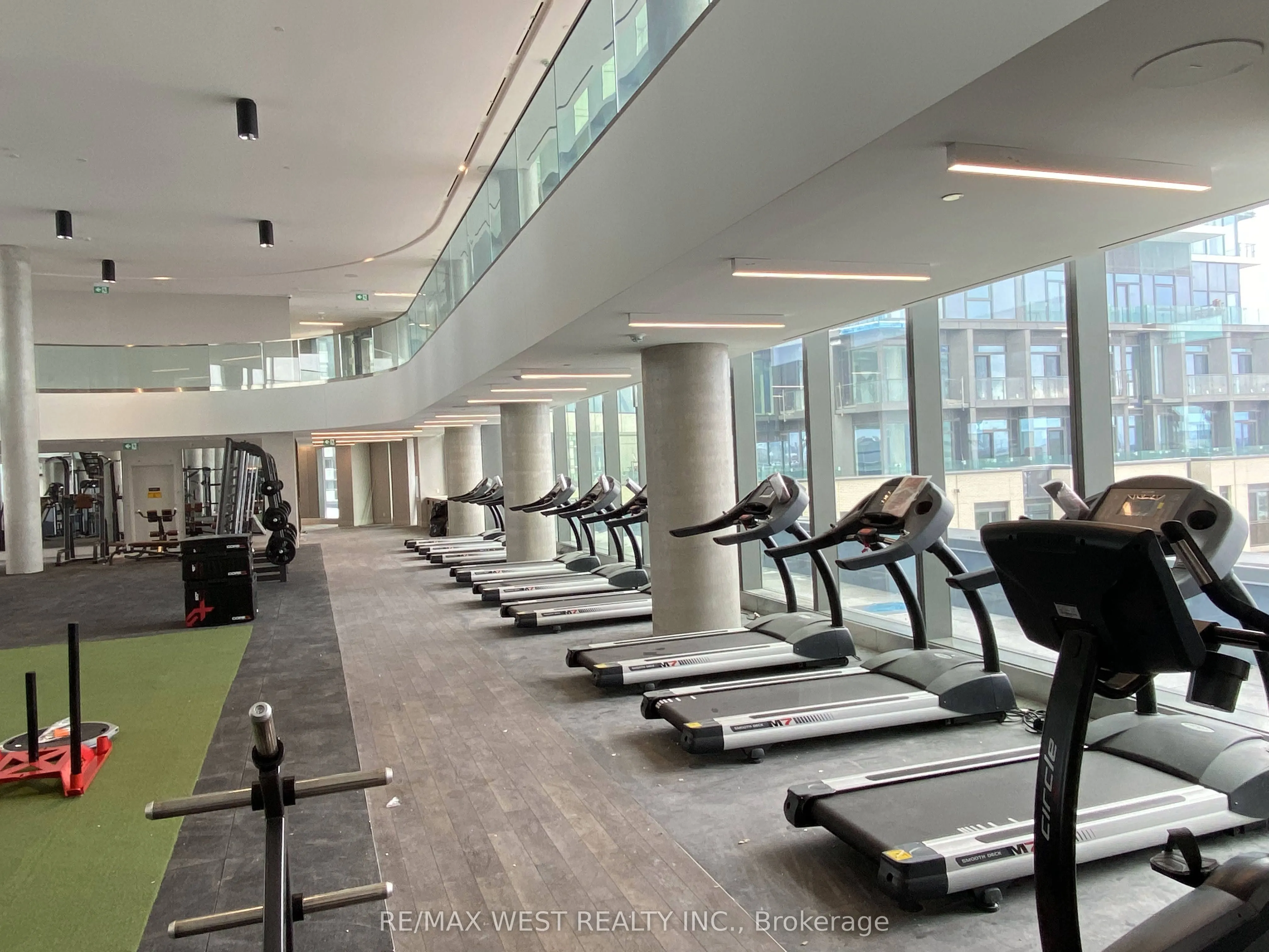 1000 Portage Parkway #2009
