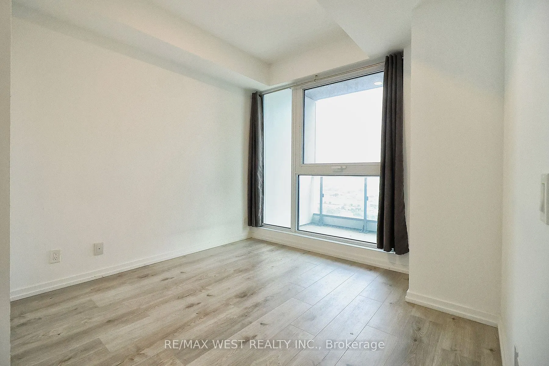1000 Portage Parkway #2009