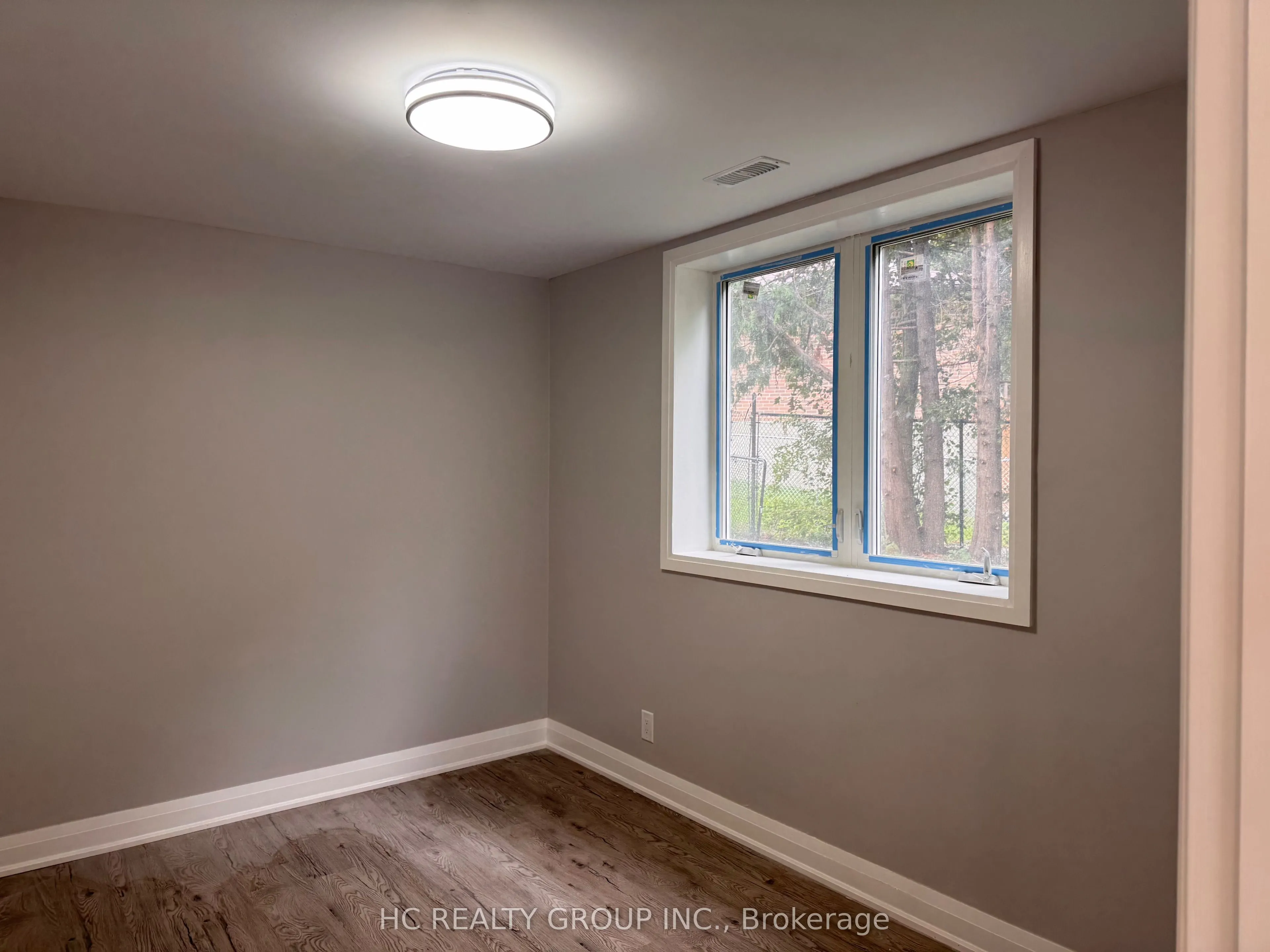 32 B King Richard Court