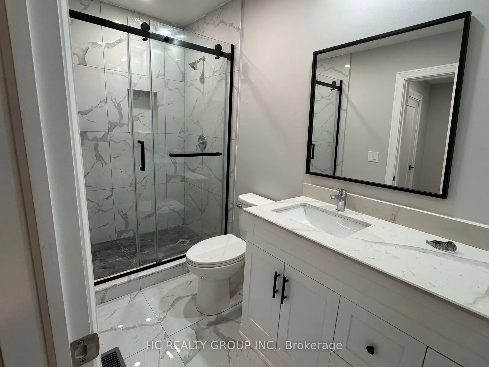 32 B King Richard Court