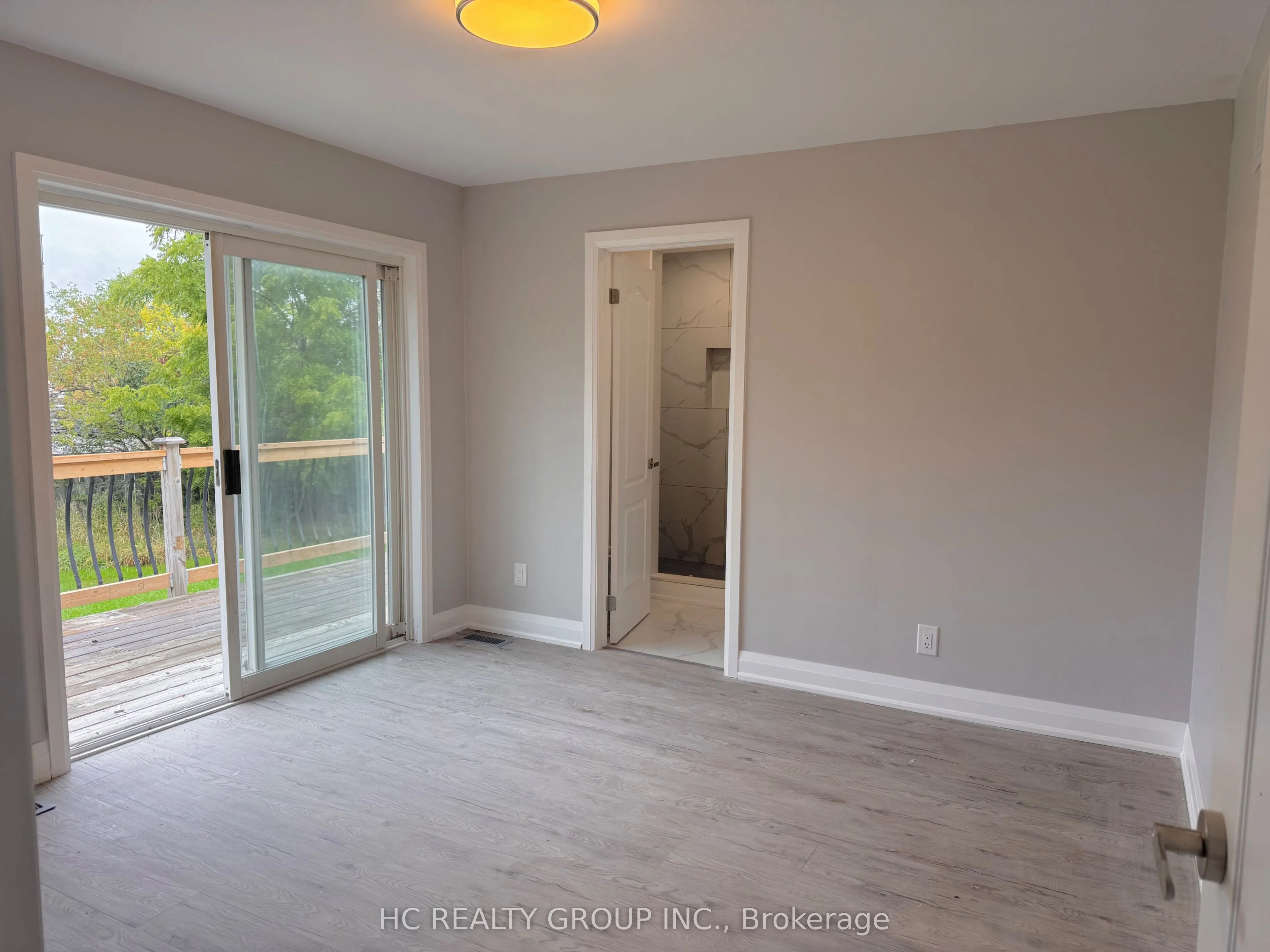32 B King Richard Court
