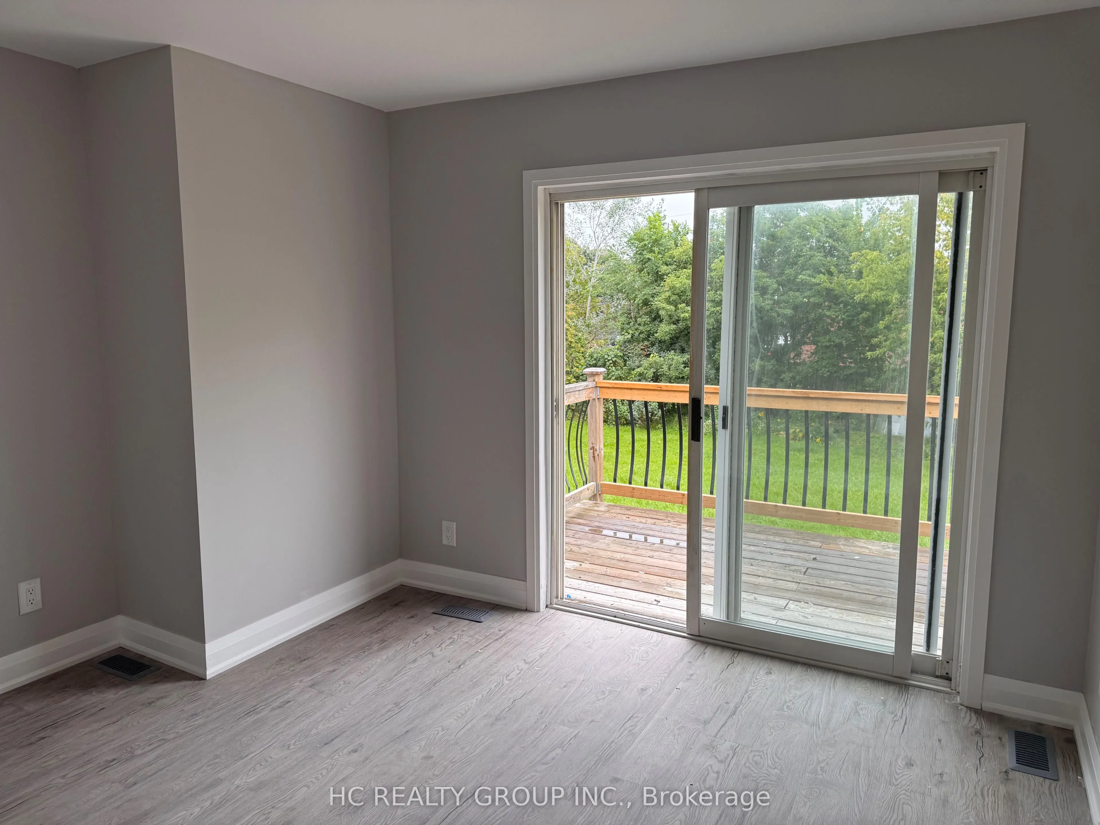 32 B King Richard Court