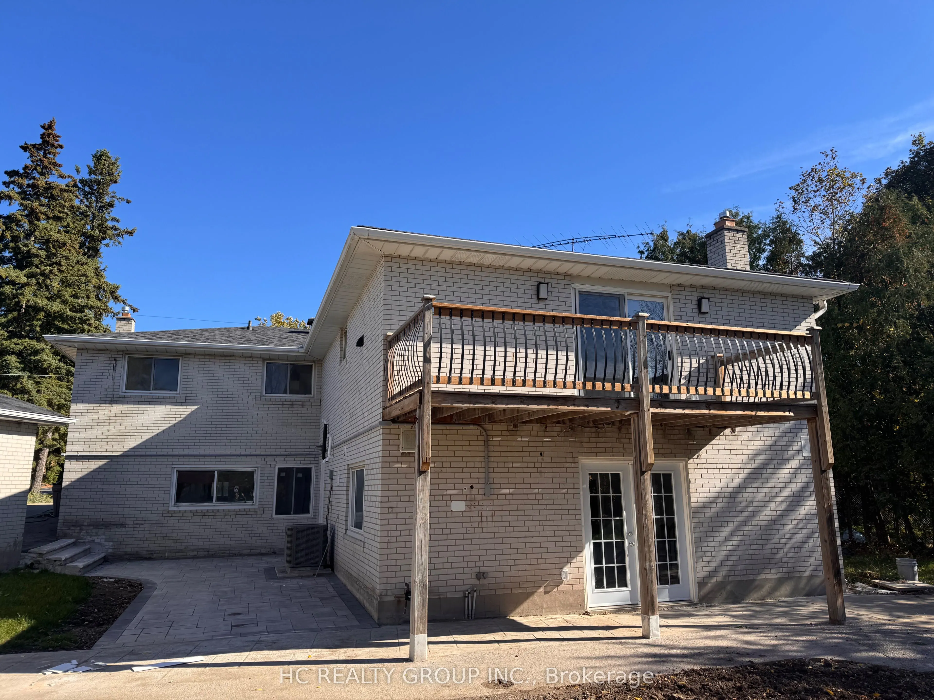 32 B King Richard Court