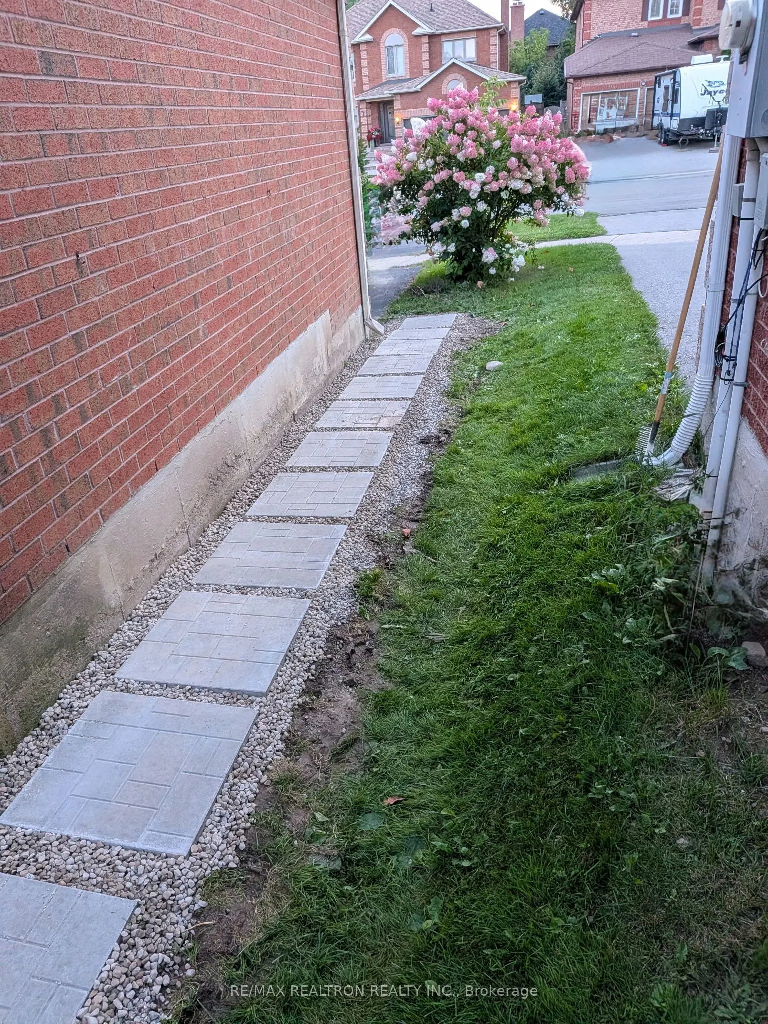 95 Tulip Street