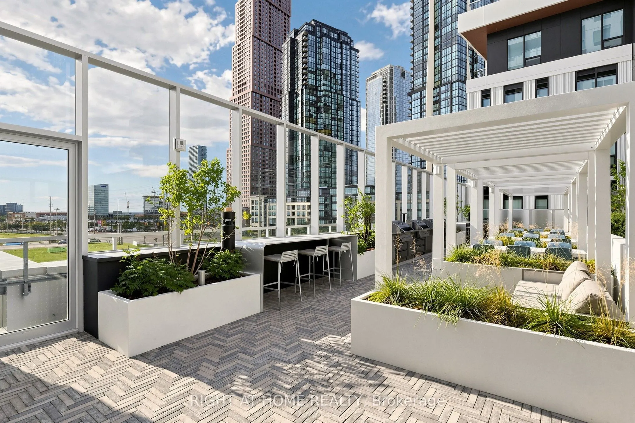 5 Meadowdale Road #2204