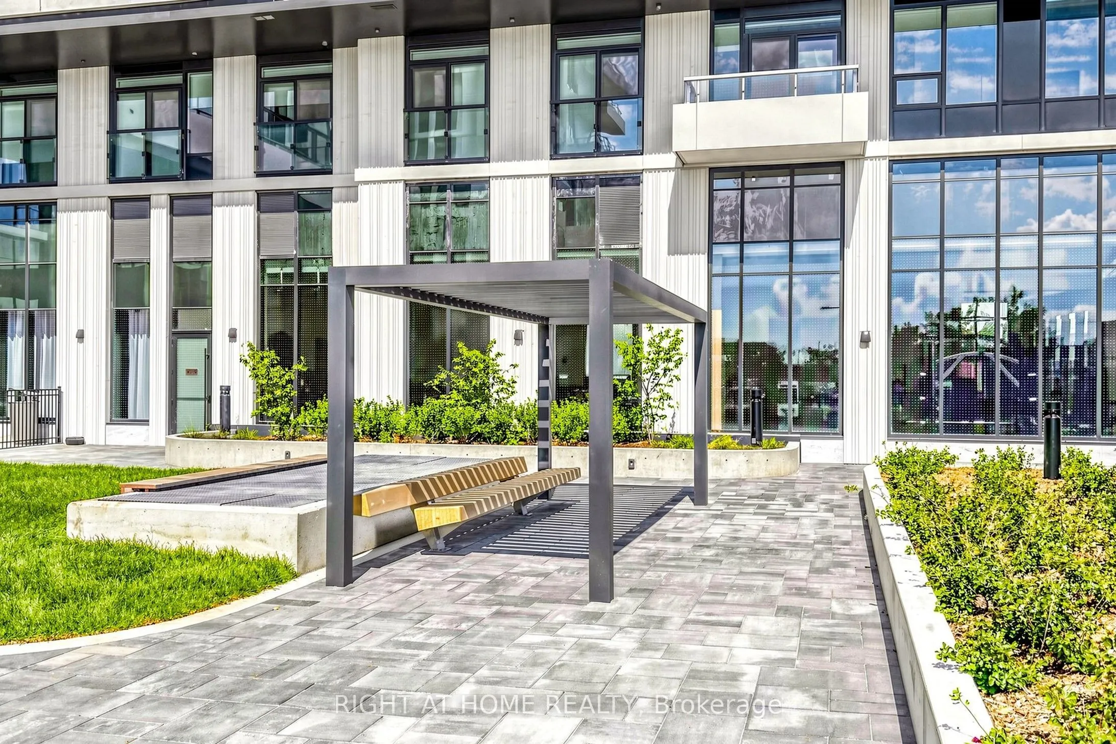 5 Meadowdale Road #2204