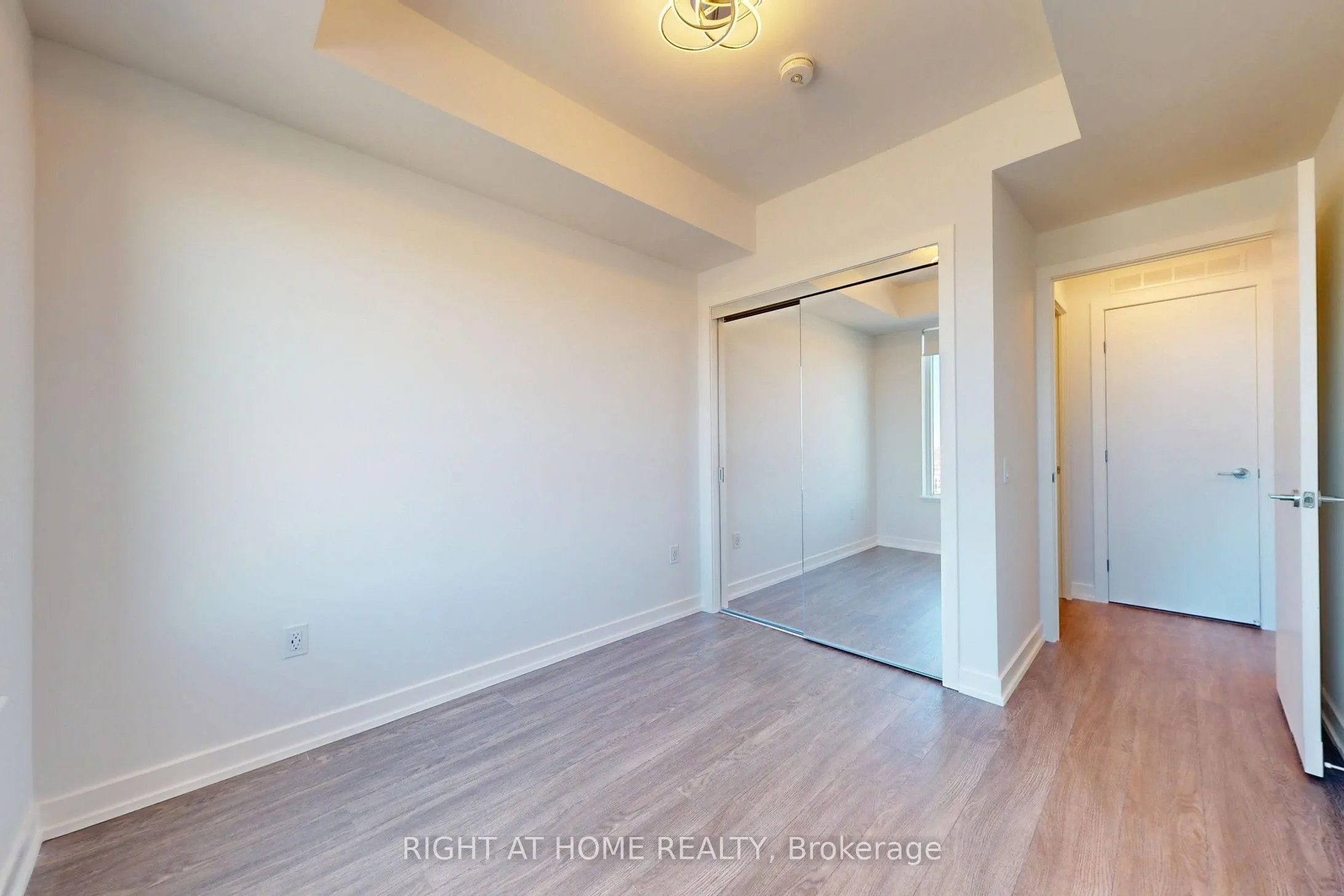 5 Meadowdale Road #2204