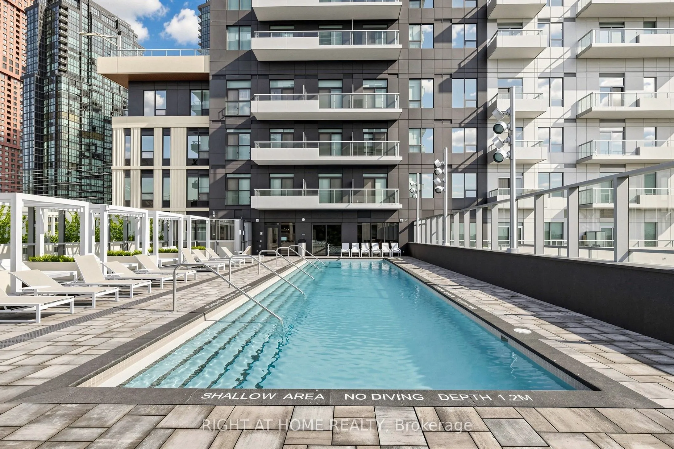 5 Meadowdale Road #2204