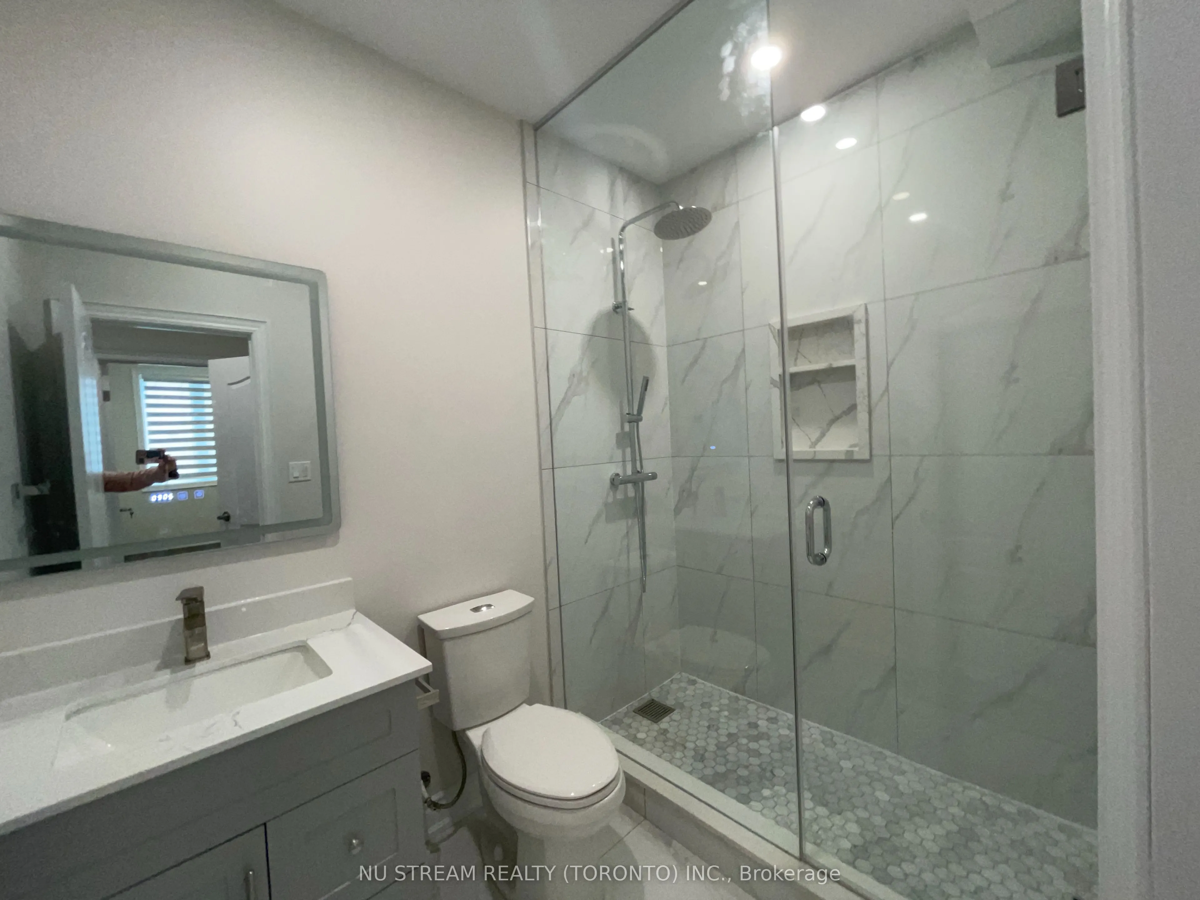 10 Drizzel Crescent #Lower