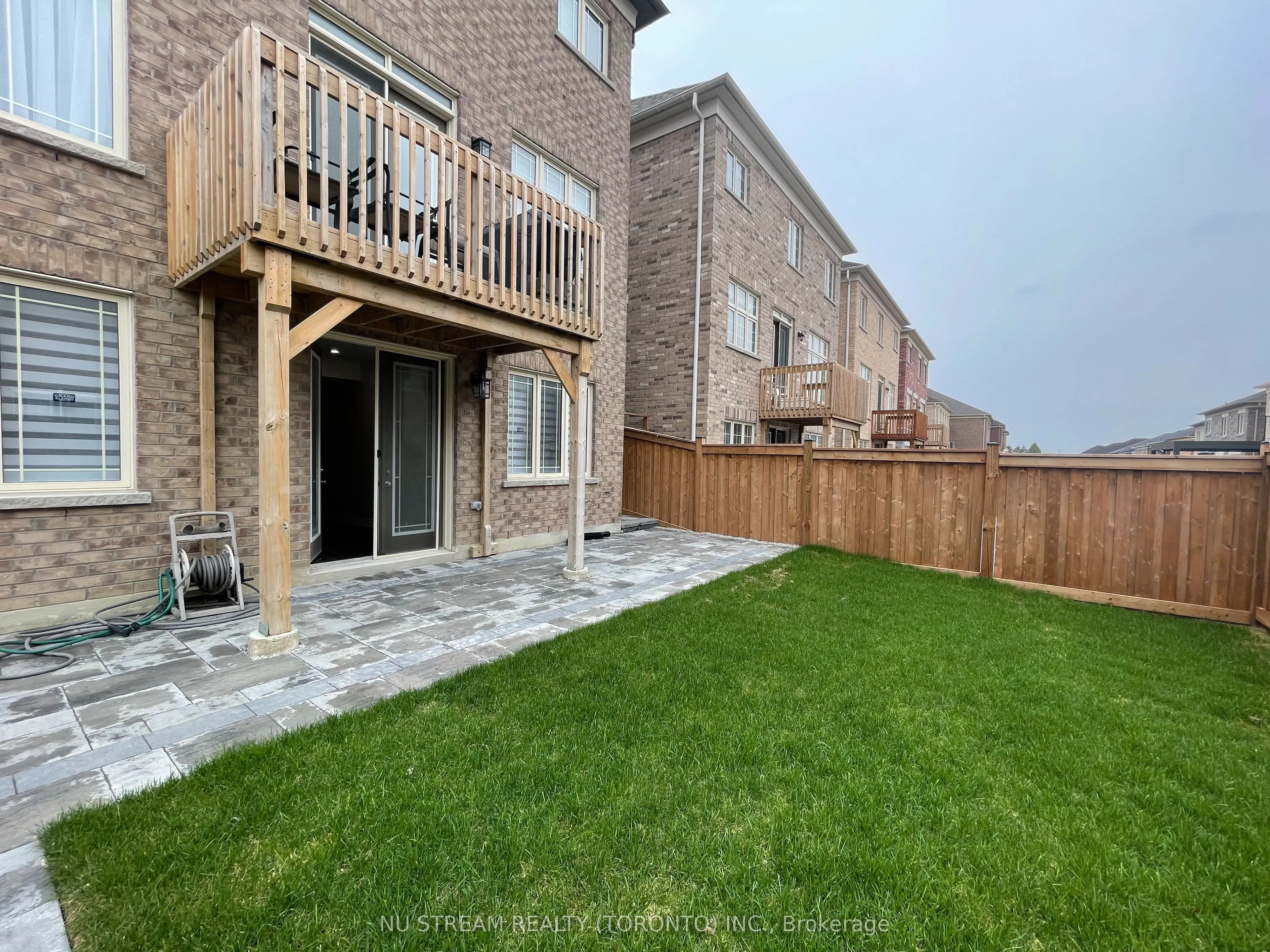 10 Drizzel Crescent #Lower