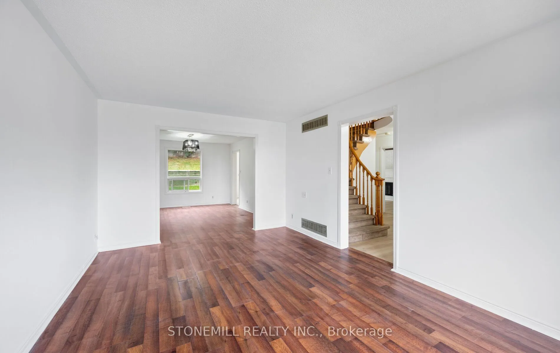 76 Collings Avenue