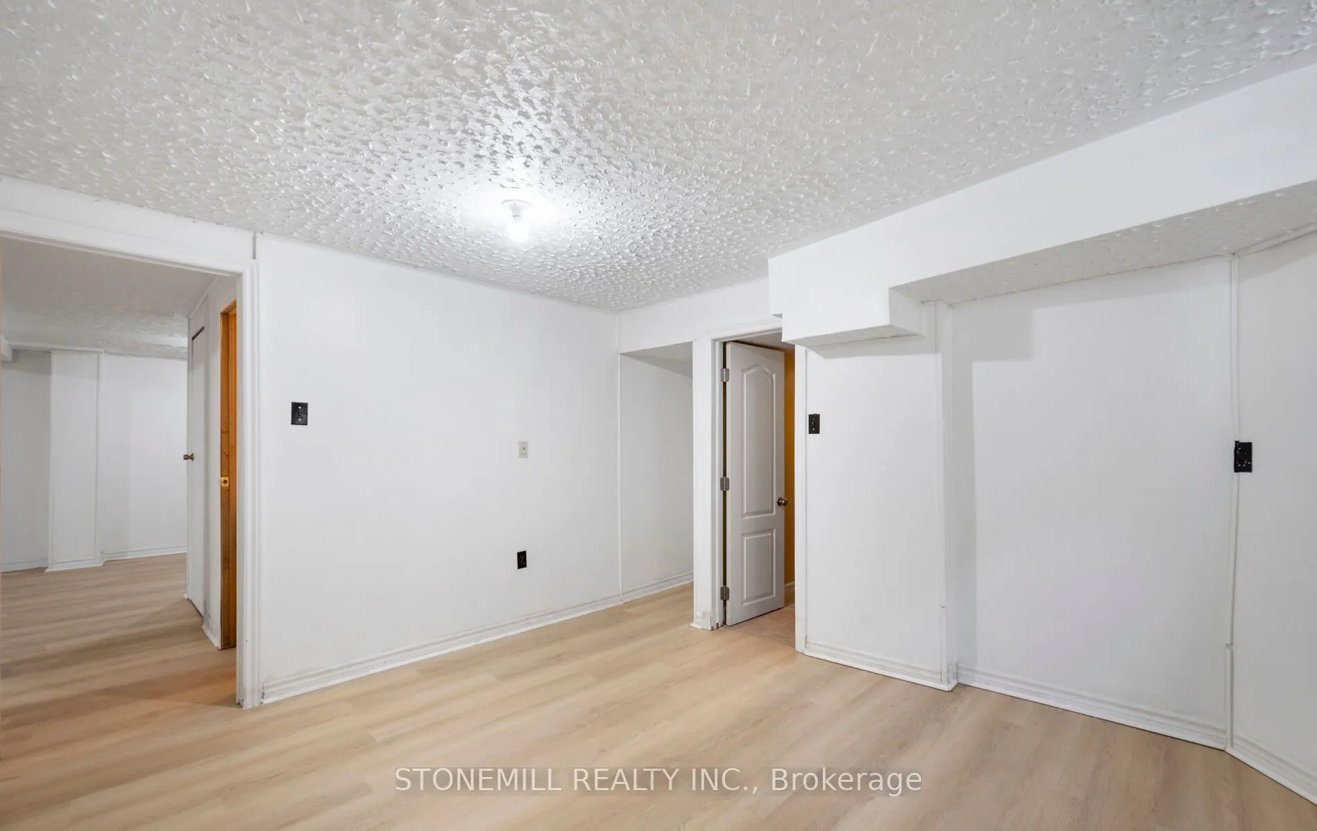 76 Collings Avenue