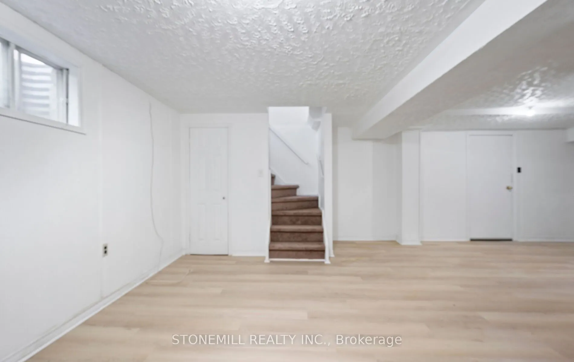 76 Collings Avenue