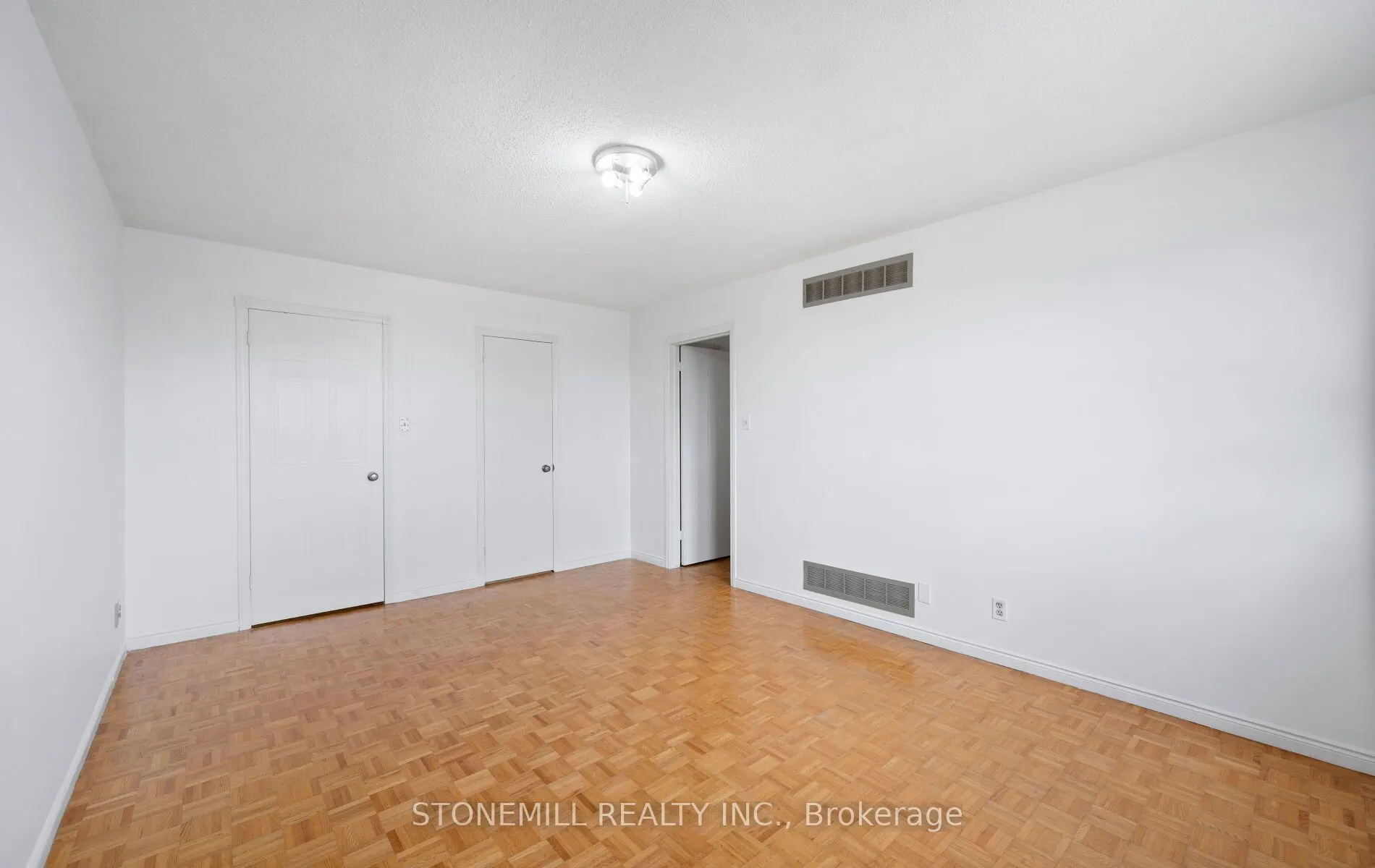 76 Collings Avenue