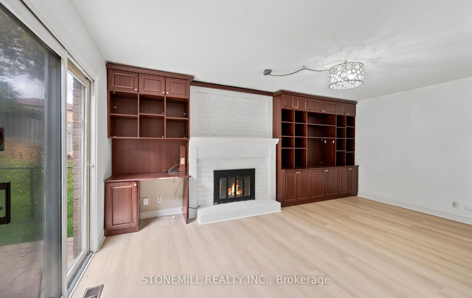 76 Collings Avenue