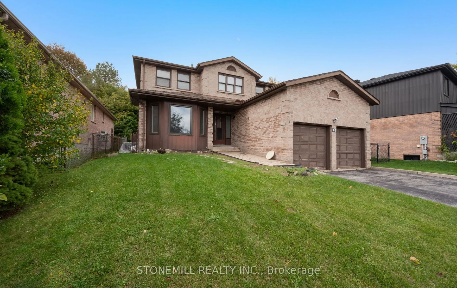 76 Collings Avenue