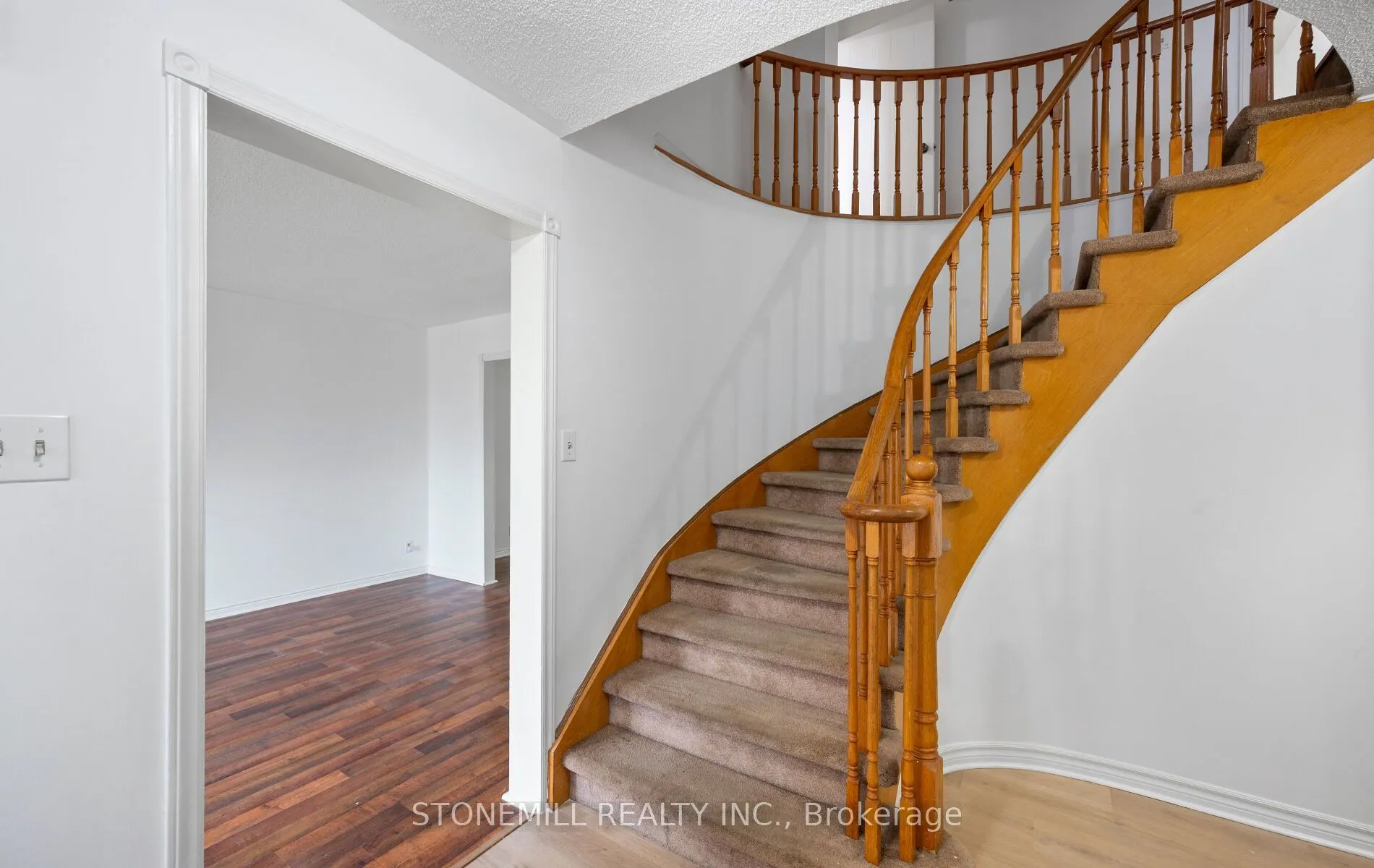 76 Collings Avenue